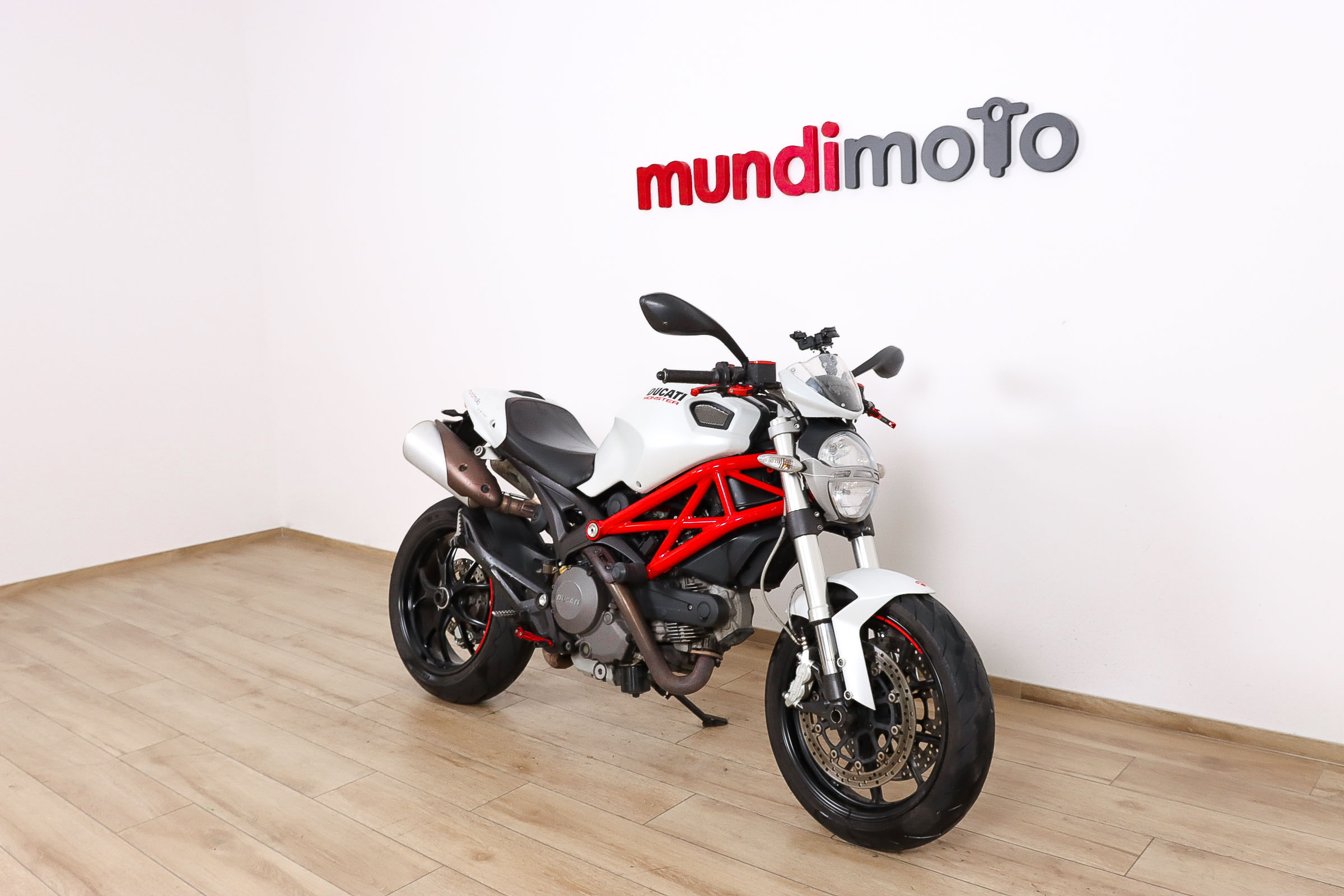 DUCATI MONSTER 796DUCATI2 DUCATI MONSTER 796DUCATI2