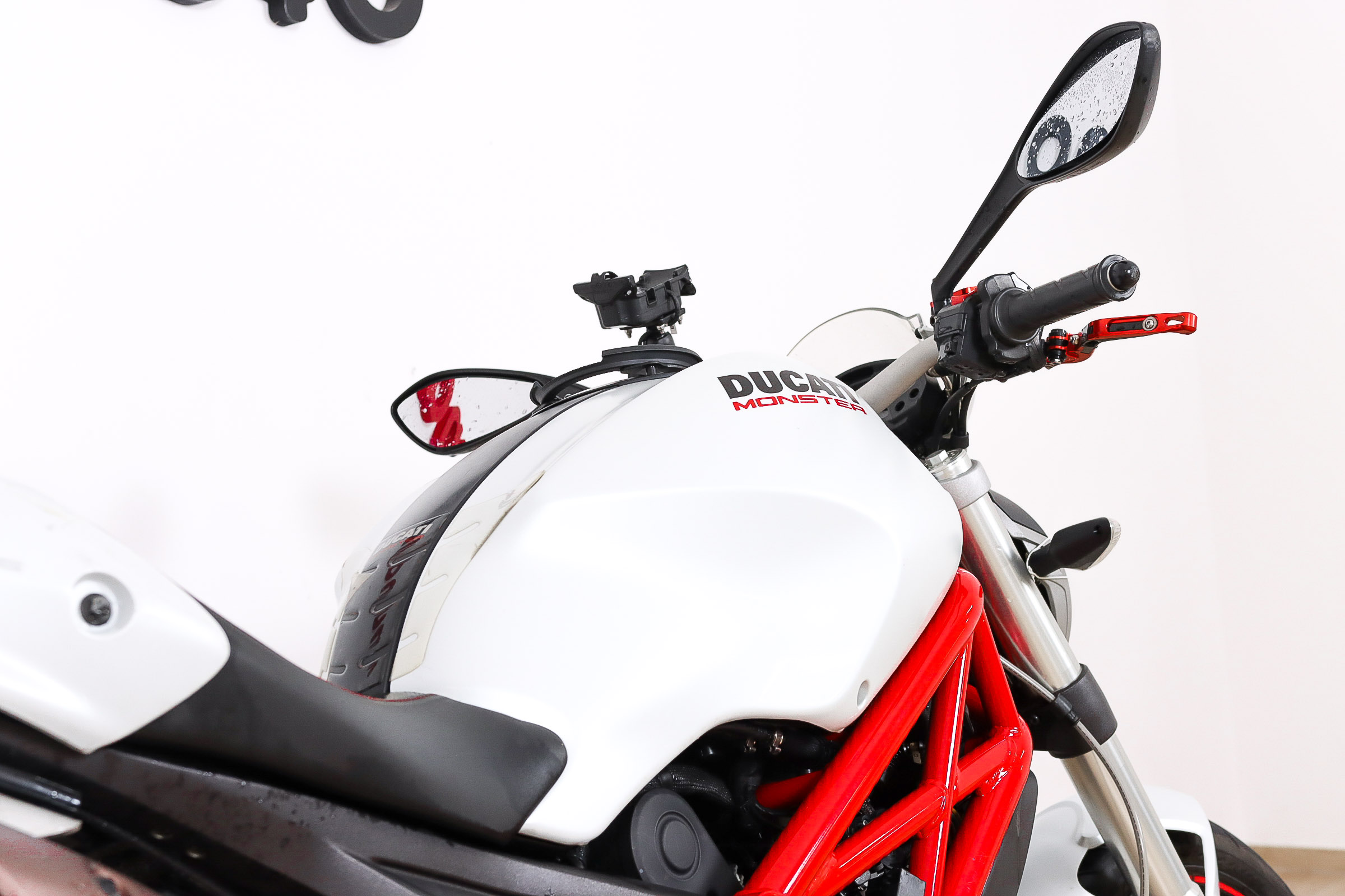 DUCATI MONSTER 796DUCATI6 DUCATI MONSTER 796DUCATI6