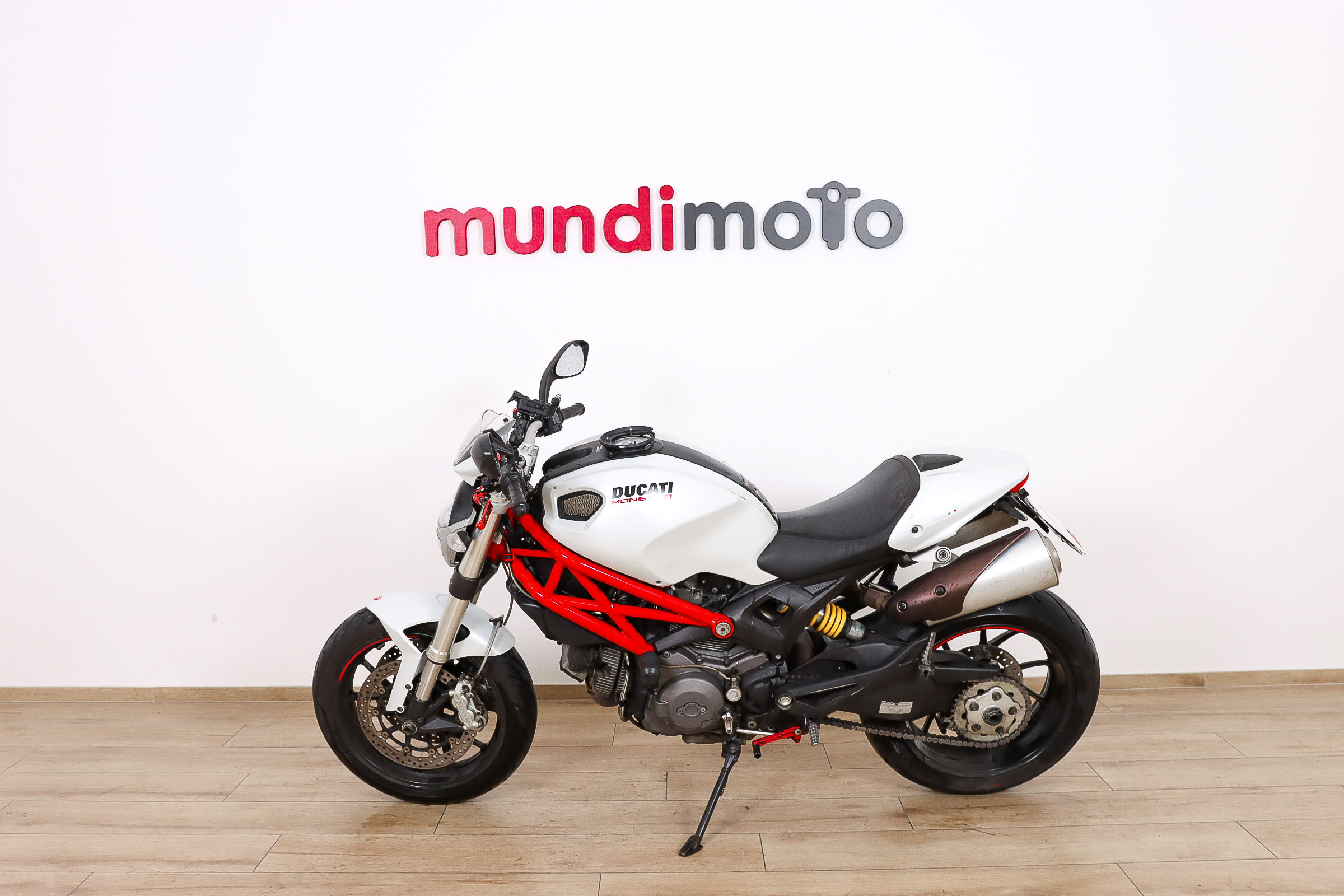 DUCATI MONSTER 796DUCATI7 DUCATI MONSTER 796DUCATI7