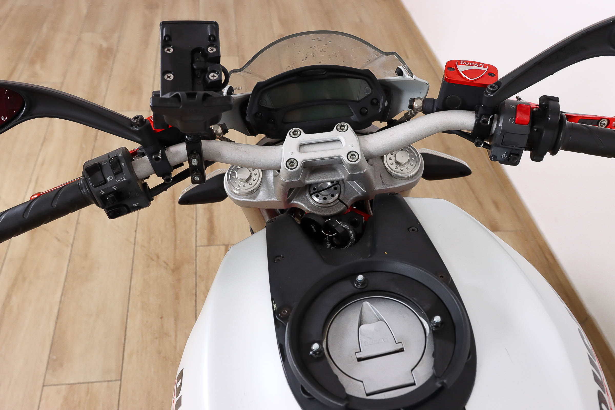 DUCATI MONSTER 796DUCATI11 DUCATI MONSTER 796DUCATI11