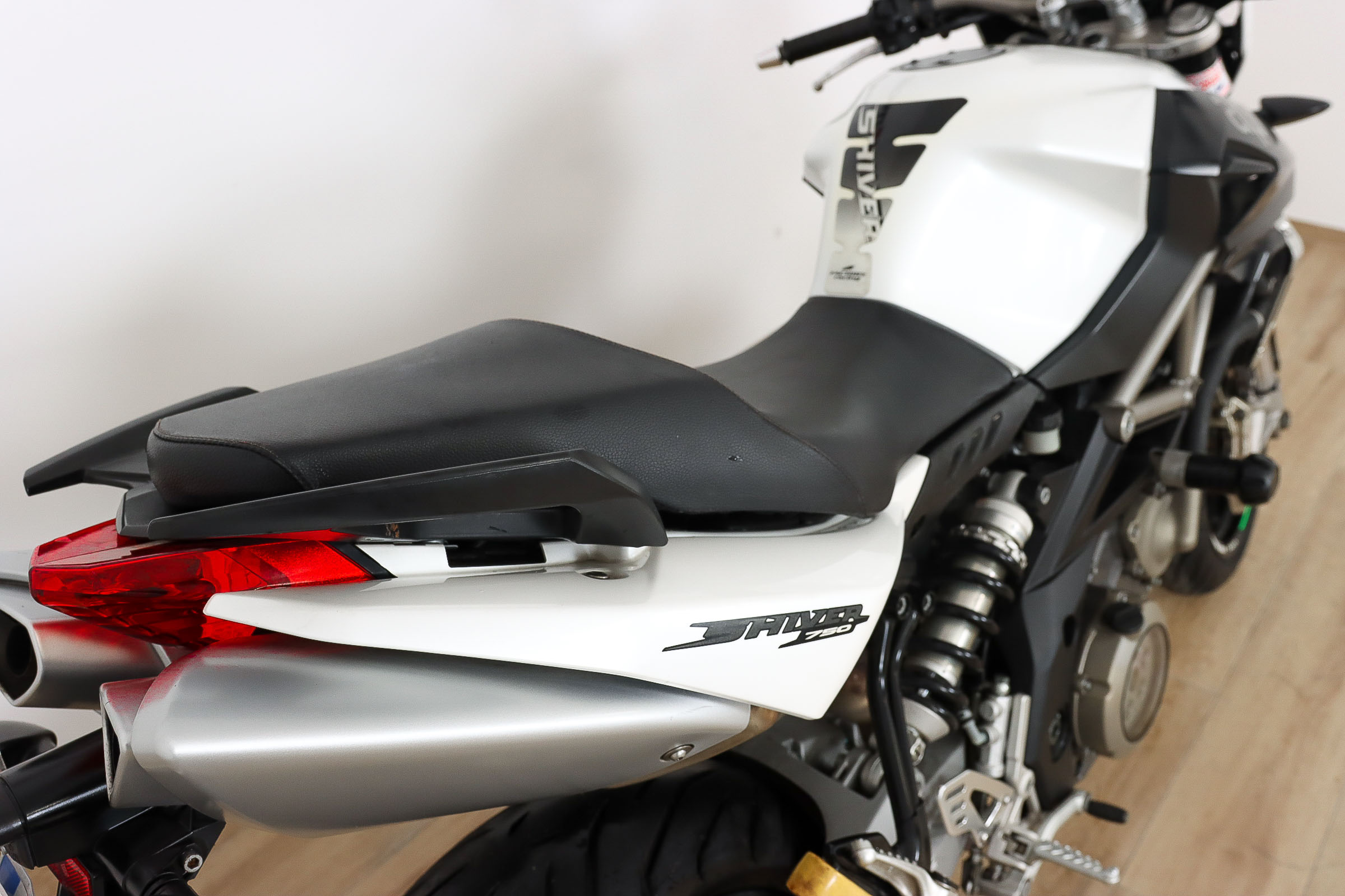APRILIA Shiver 750APRILIA6 APRILIA Shiver 750APRILIA6