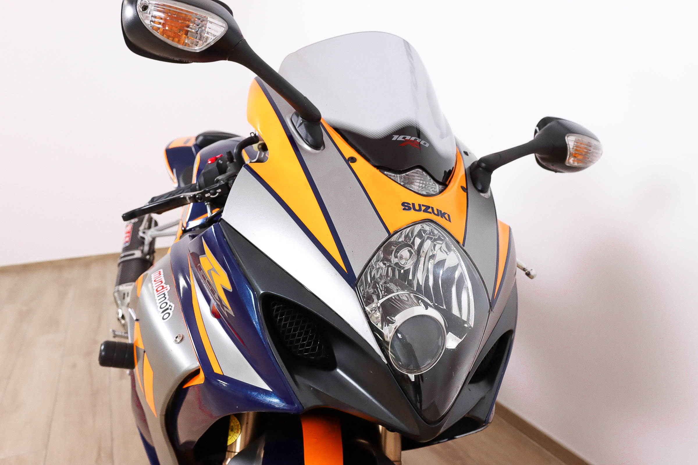 SUZUKI GSX R1000 promoSUZUKI3 SUZUKI GSX R1000 promoSUZUKI3