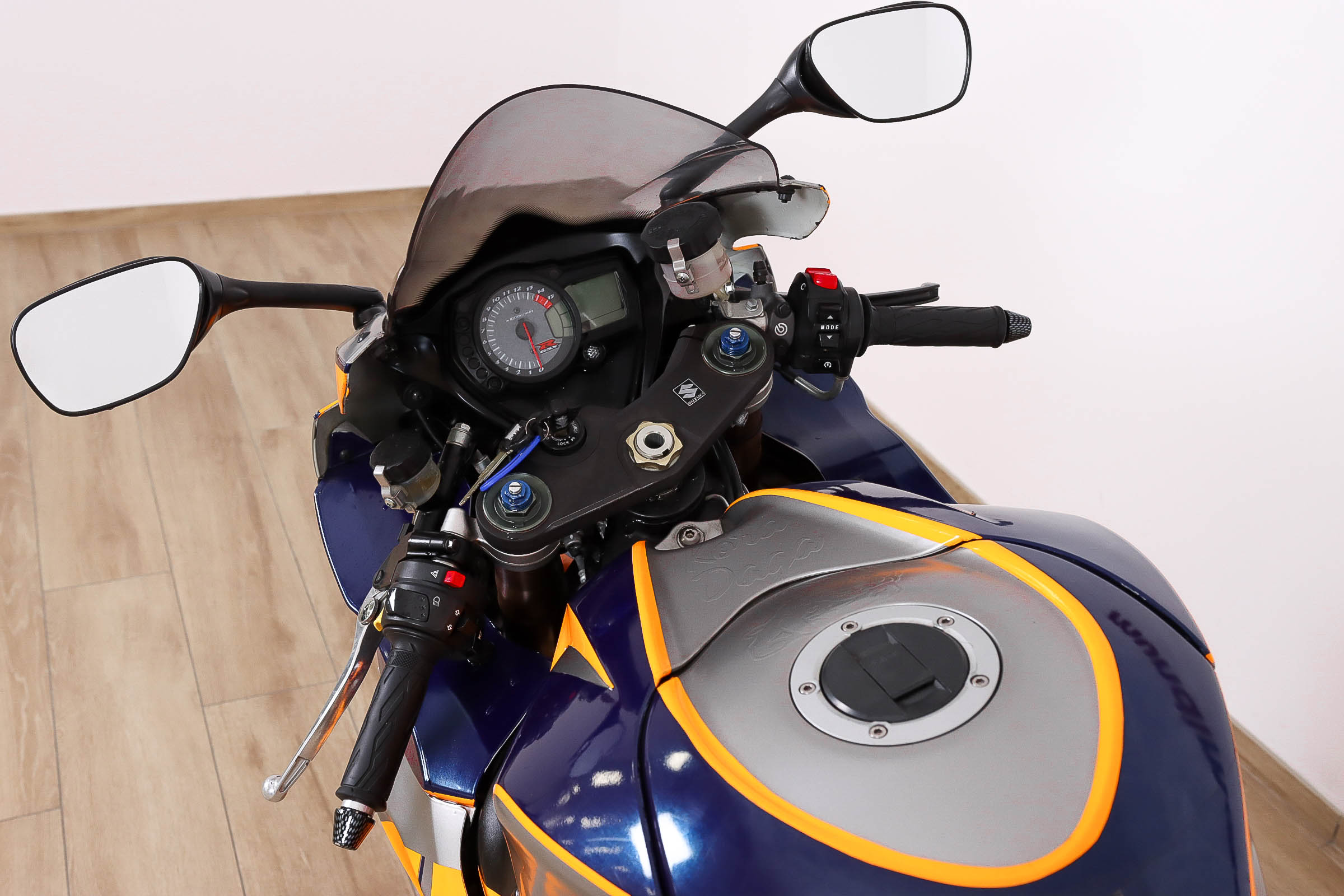 SUZUKI GSX R1000 promoSUZUKI10 SUZUKI GSX R1000 promoSUZUKI10
