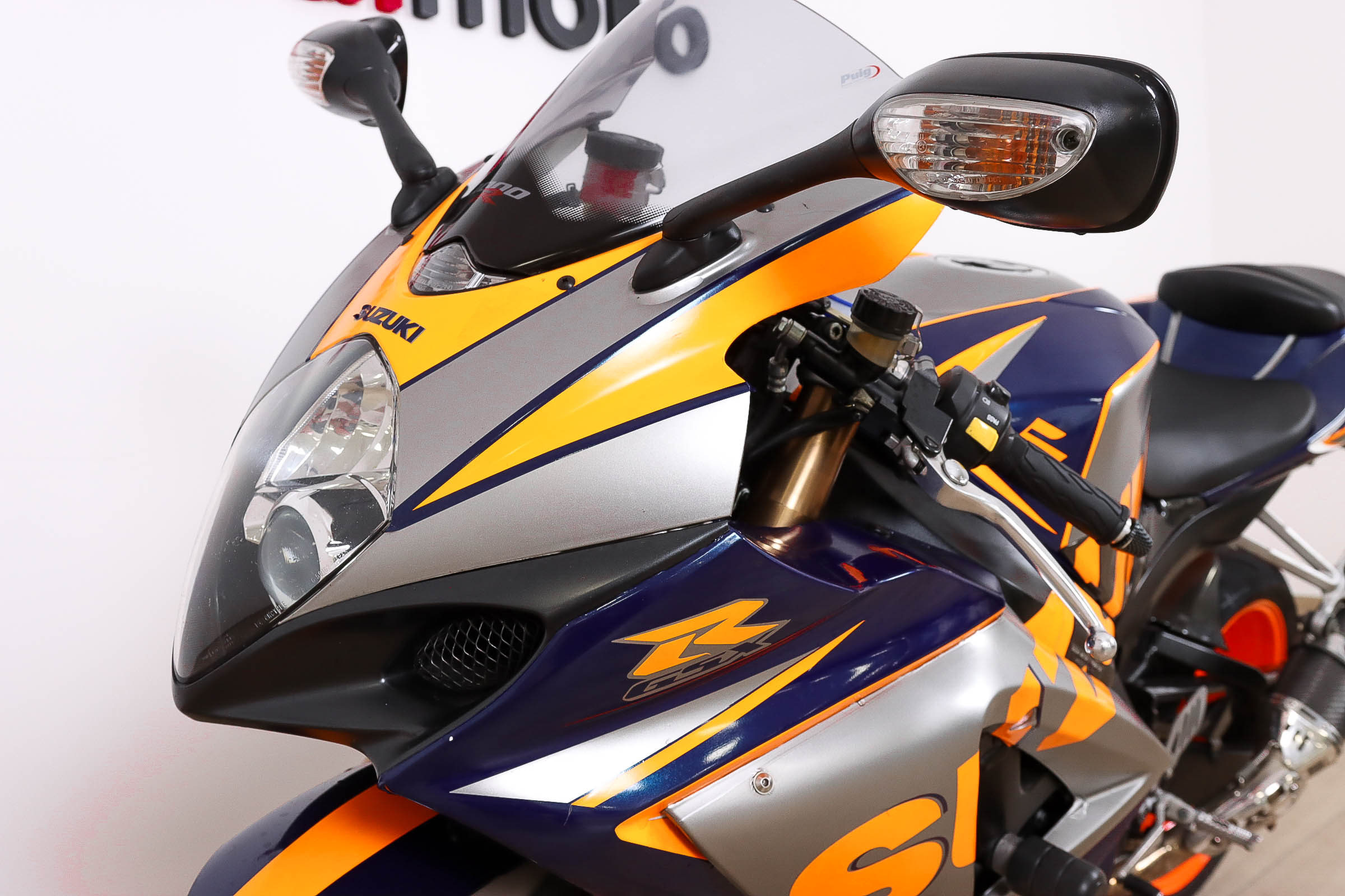 SUZUKI GSX R1000 promoSUZUKI12 SUZUKI GSX R1000 promoSUZUKI12