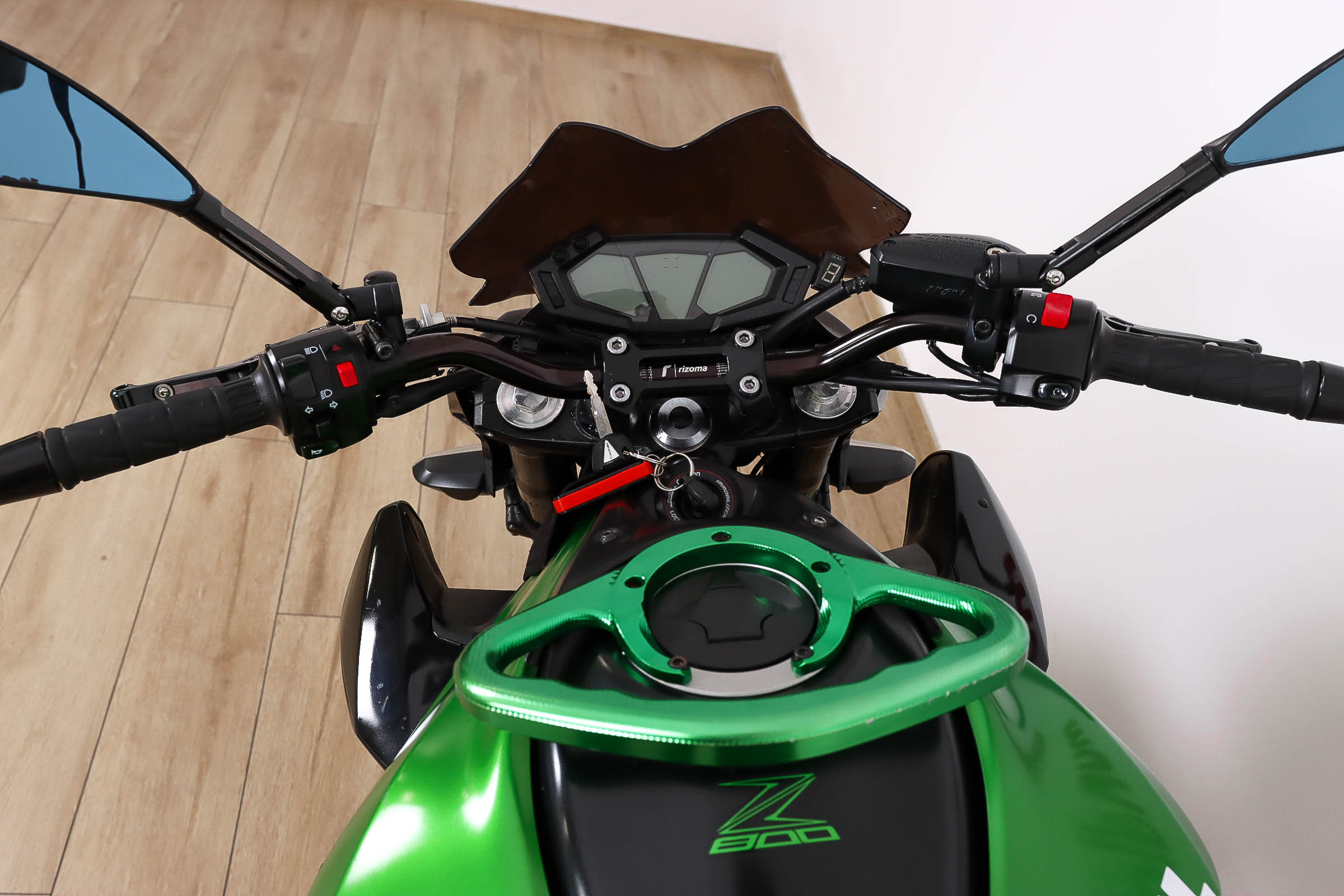 KAWASAKI Z 800eKAWASAKI12 KAWASAKI Z 800eKAWASAKI12