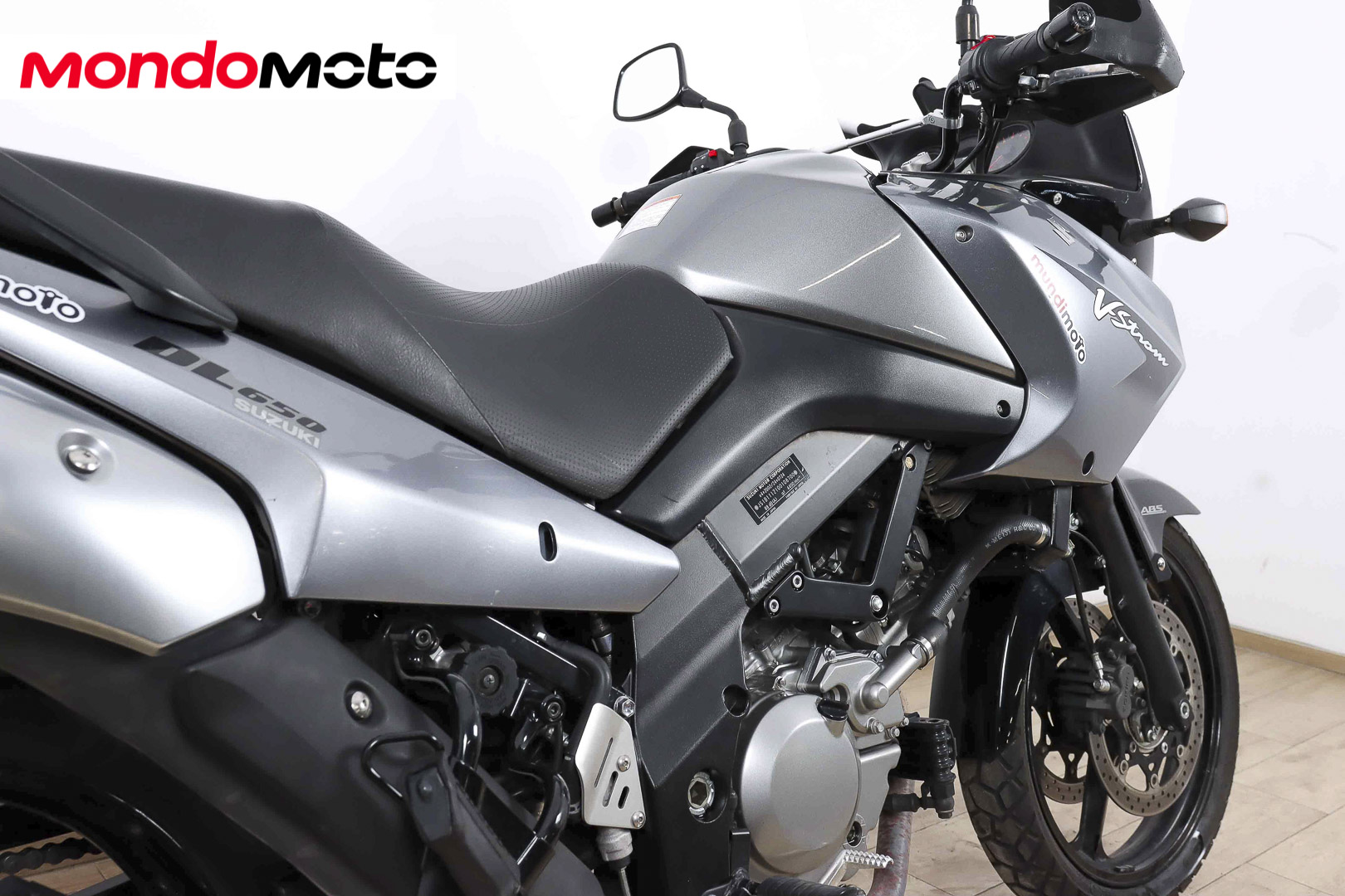 SUZUKI V-Strom 650SUZUKI3 SUZUKI V-Strom 650SUZUKI3