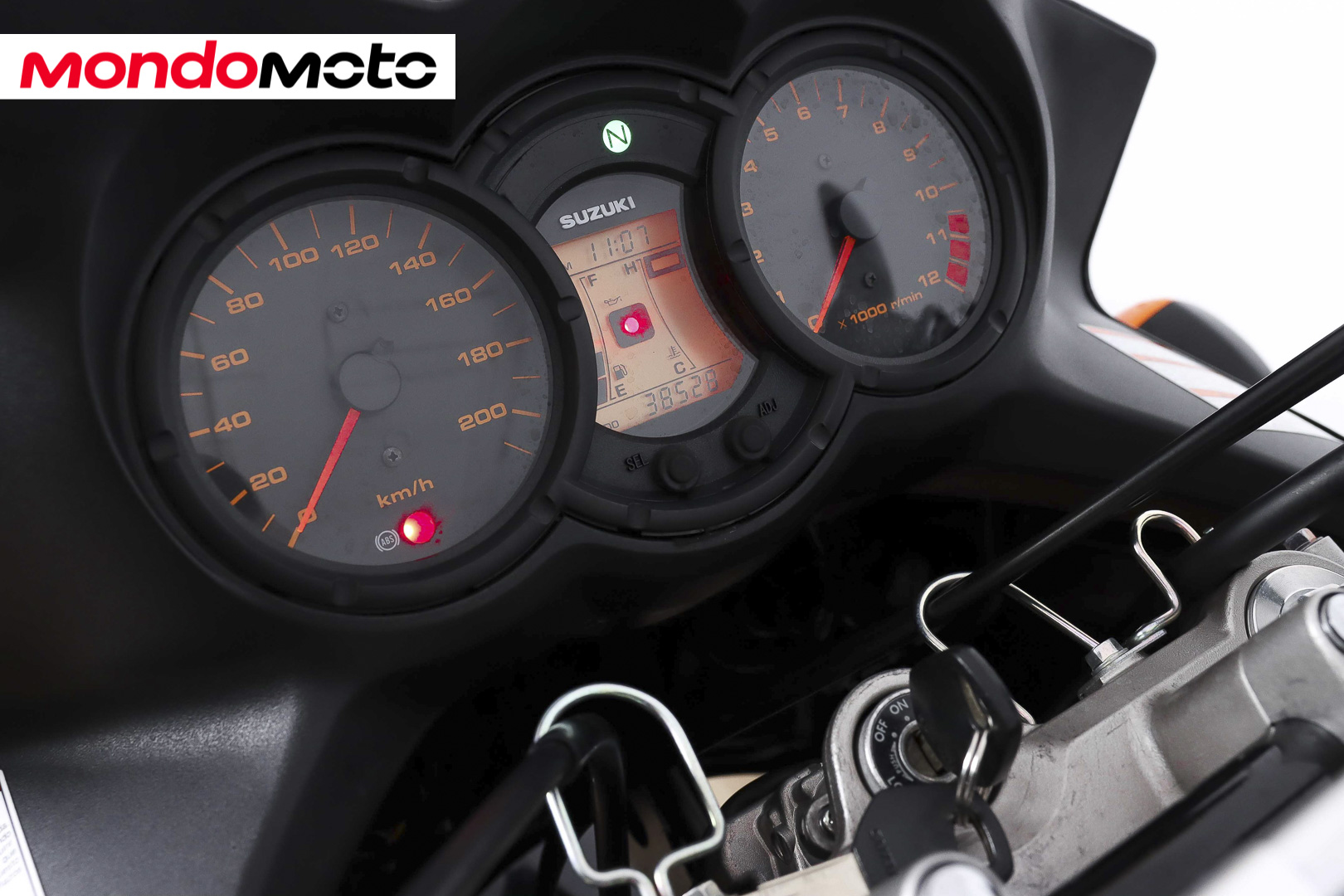 SUZUKI V-Strom 650SUZUKI11 SUZUKI V-Strom 650SUZUKI11