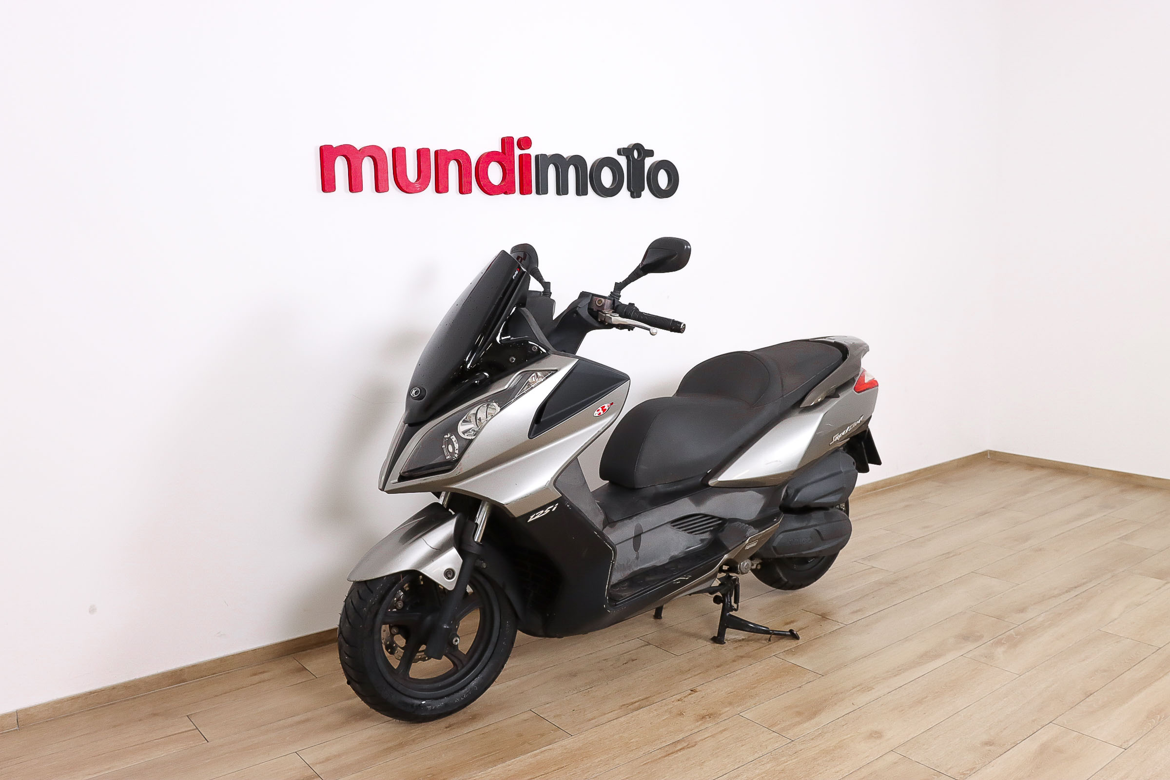 KYMCO Super Dink 125iKYMCO10 KYMCO Super Dink 125iKYMCO10