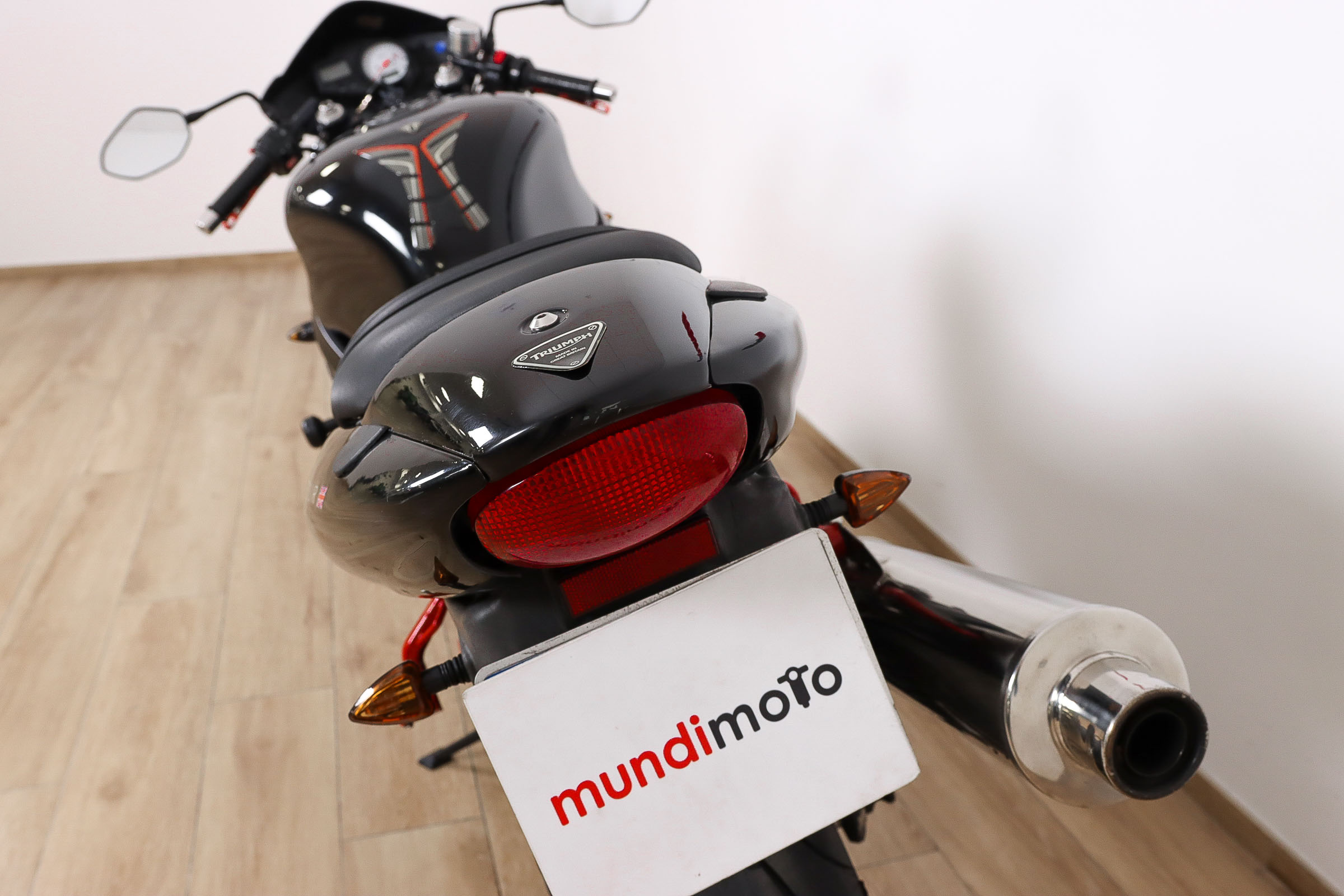 TRIUMPH SPEED FourTRIUMPH9 TRIUMPH SPEED FourTRIUMPH9