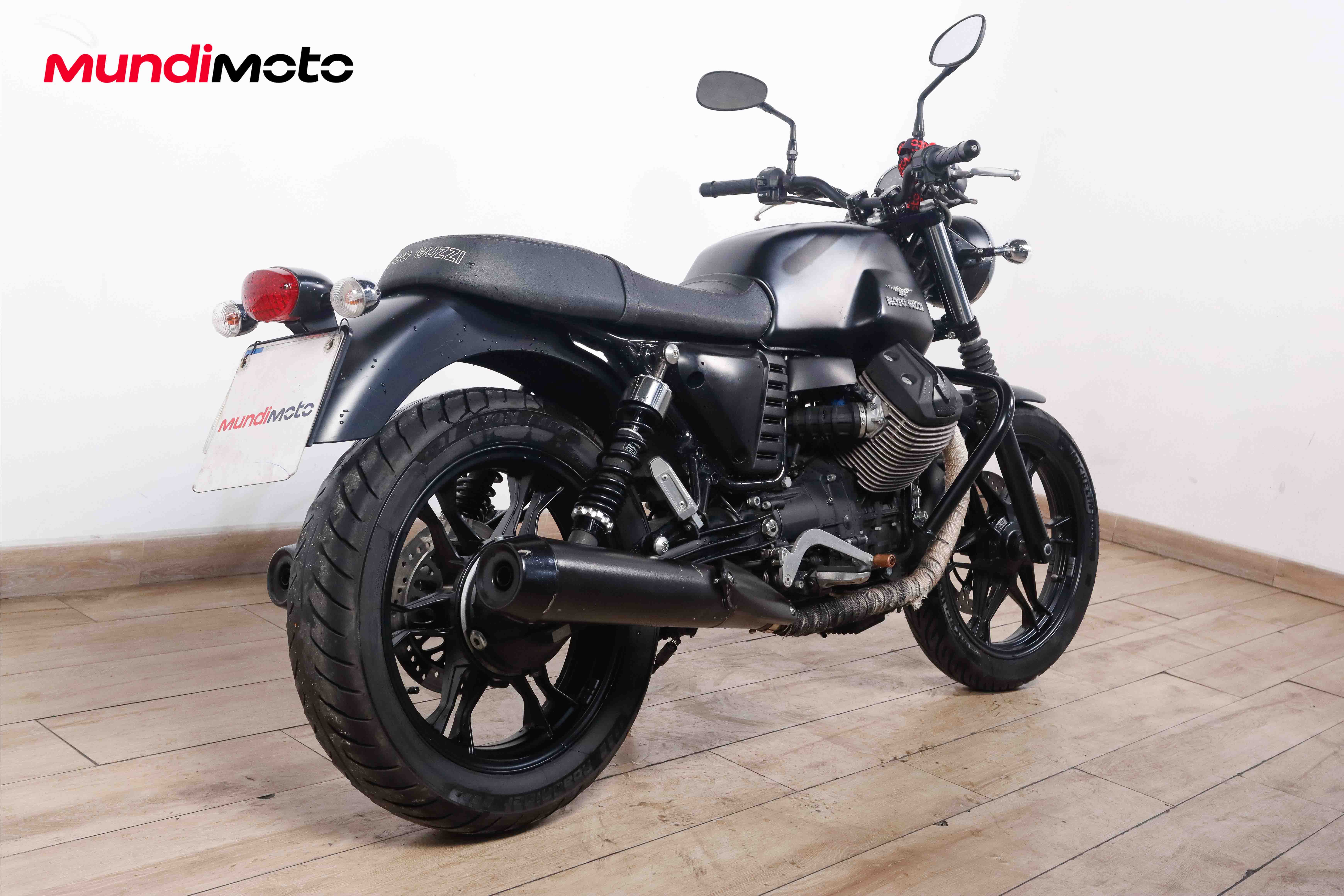 MOTO GUZZI V7 II StoneMOTO GUZZI2 MOTO GUZZI V7 II StoneMOTO GUZZI2