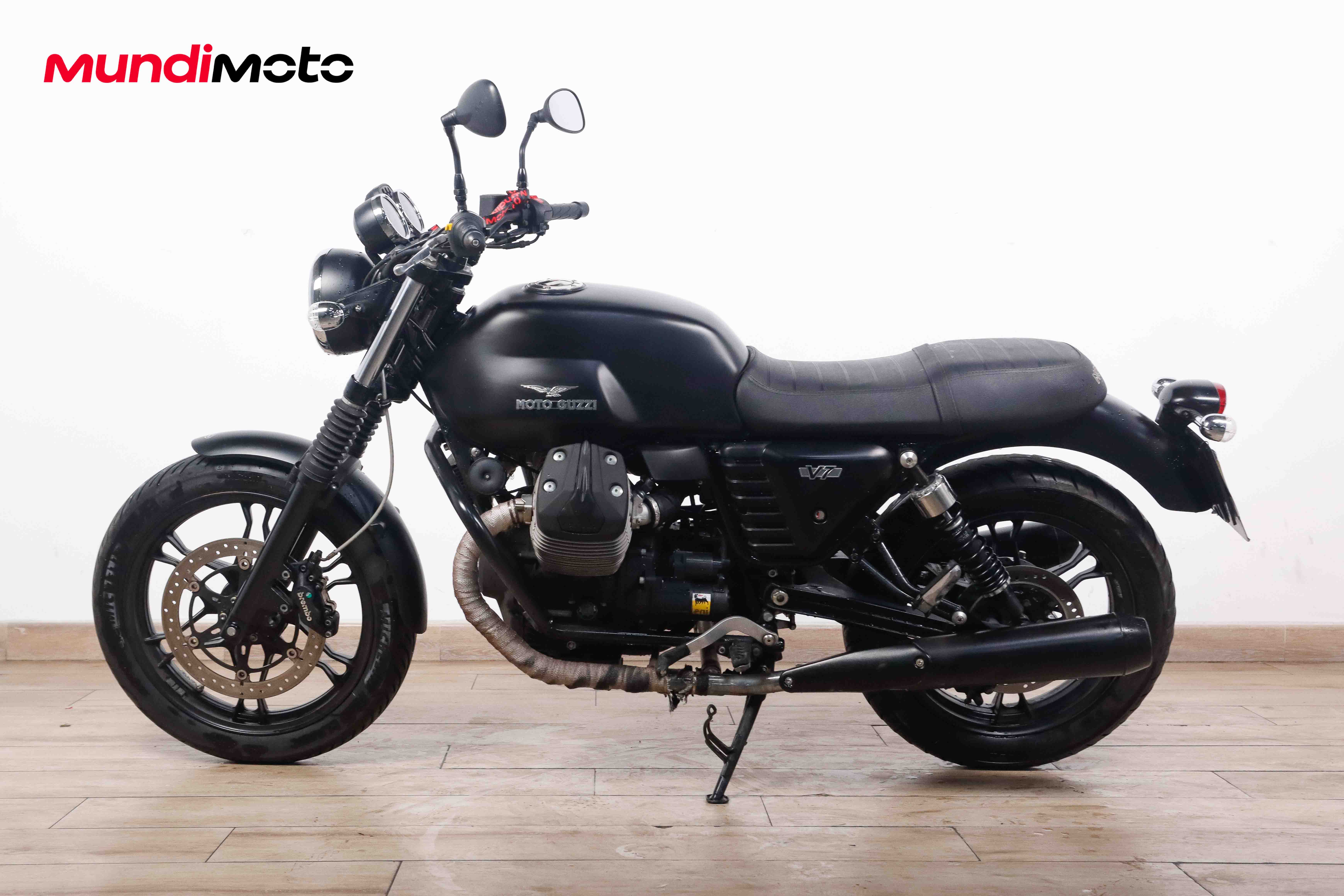 MOTO GUZZI V7 II StoneMOTO GUZZI4 MOTO GUZZI V7 II StoneMOTO GUZZI4