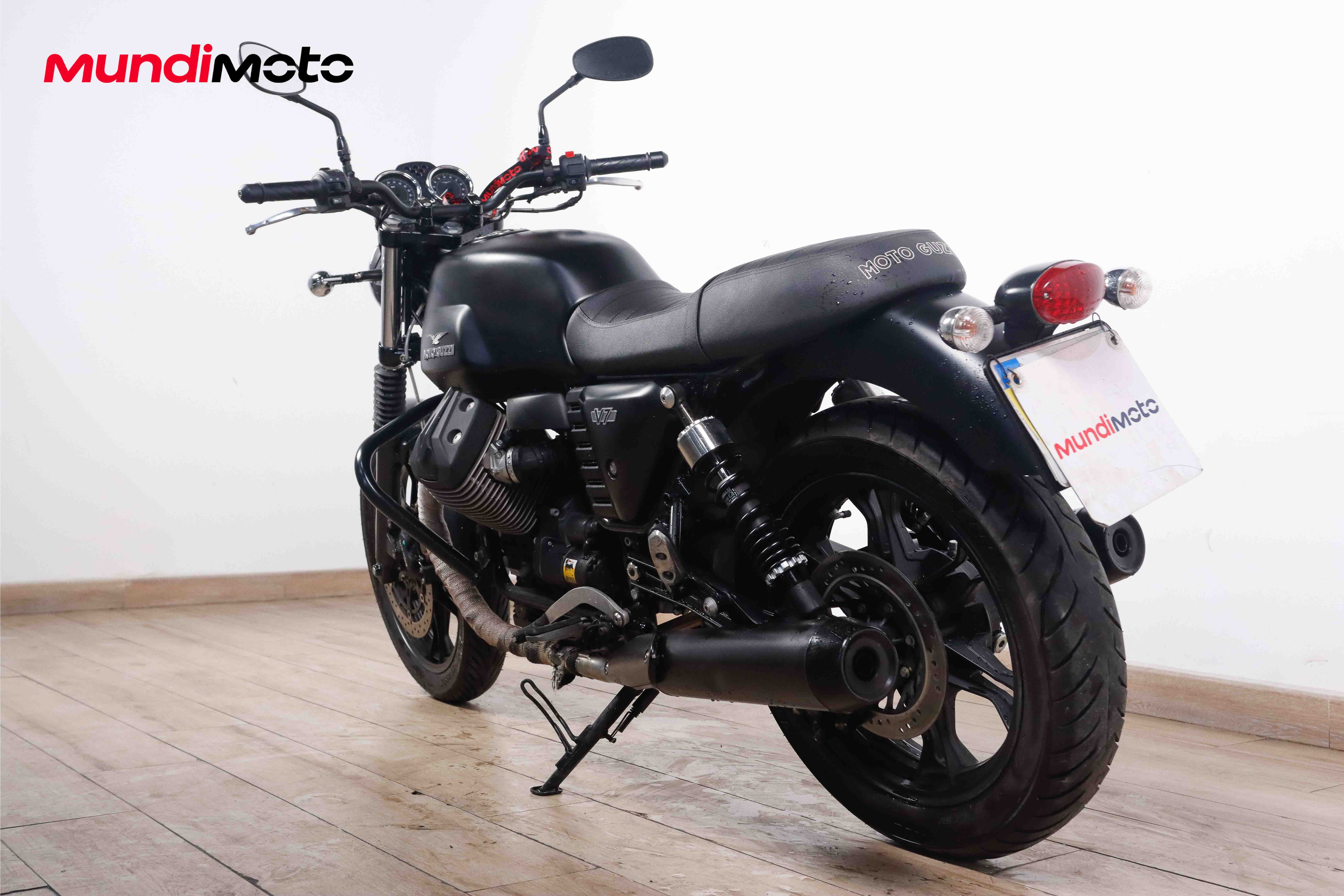 MOTO GUZZI V7 II StoneMOTO GUZZI6 MOTO GUZZI V7 II StoneMOTO GUZZI6