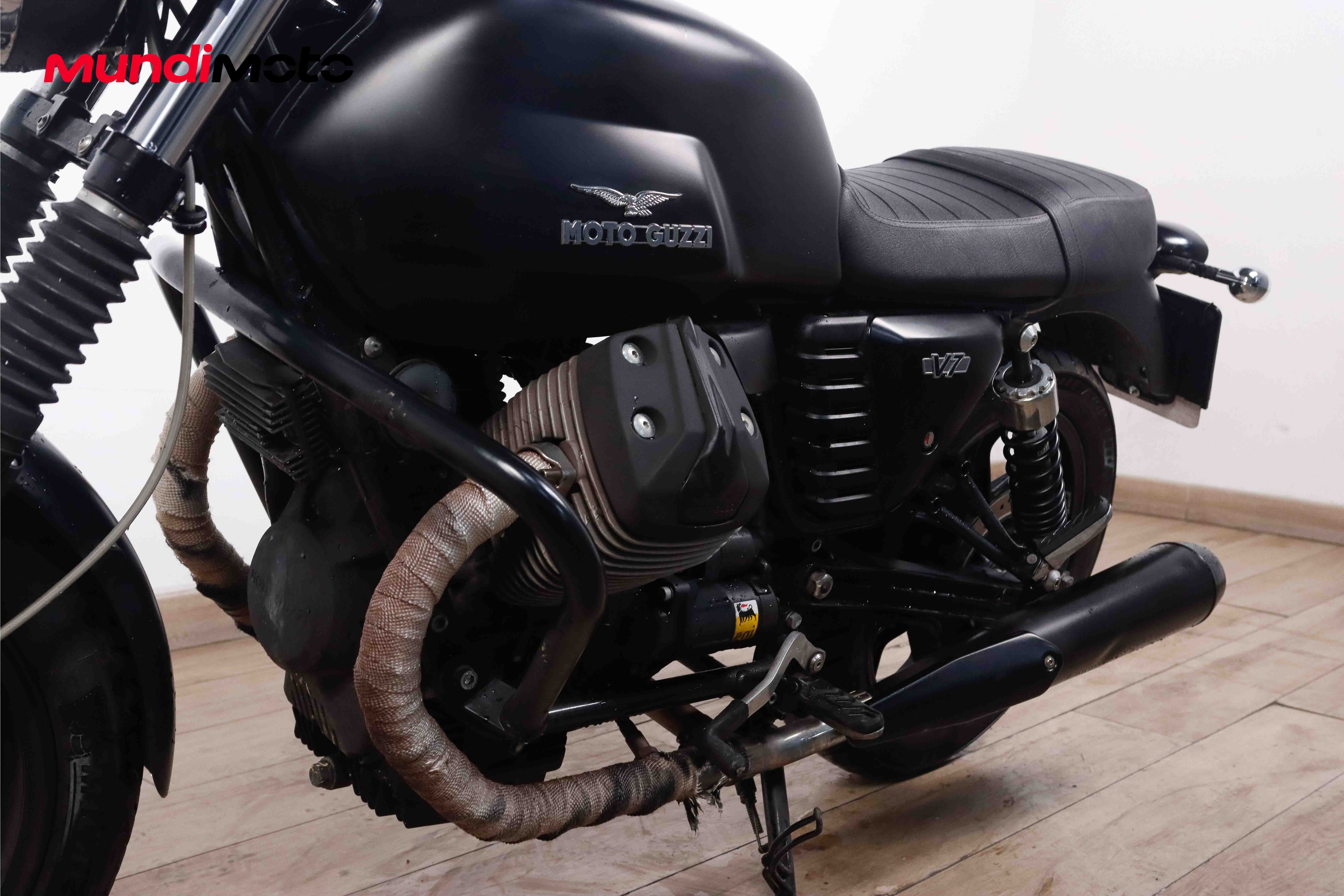 MOTO GUZZI V7 II StoneMOTO GUZZI8 MOTO GUZZI V7 II StoneMOTO GUZZI8
