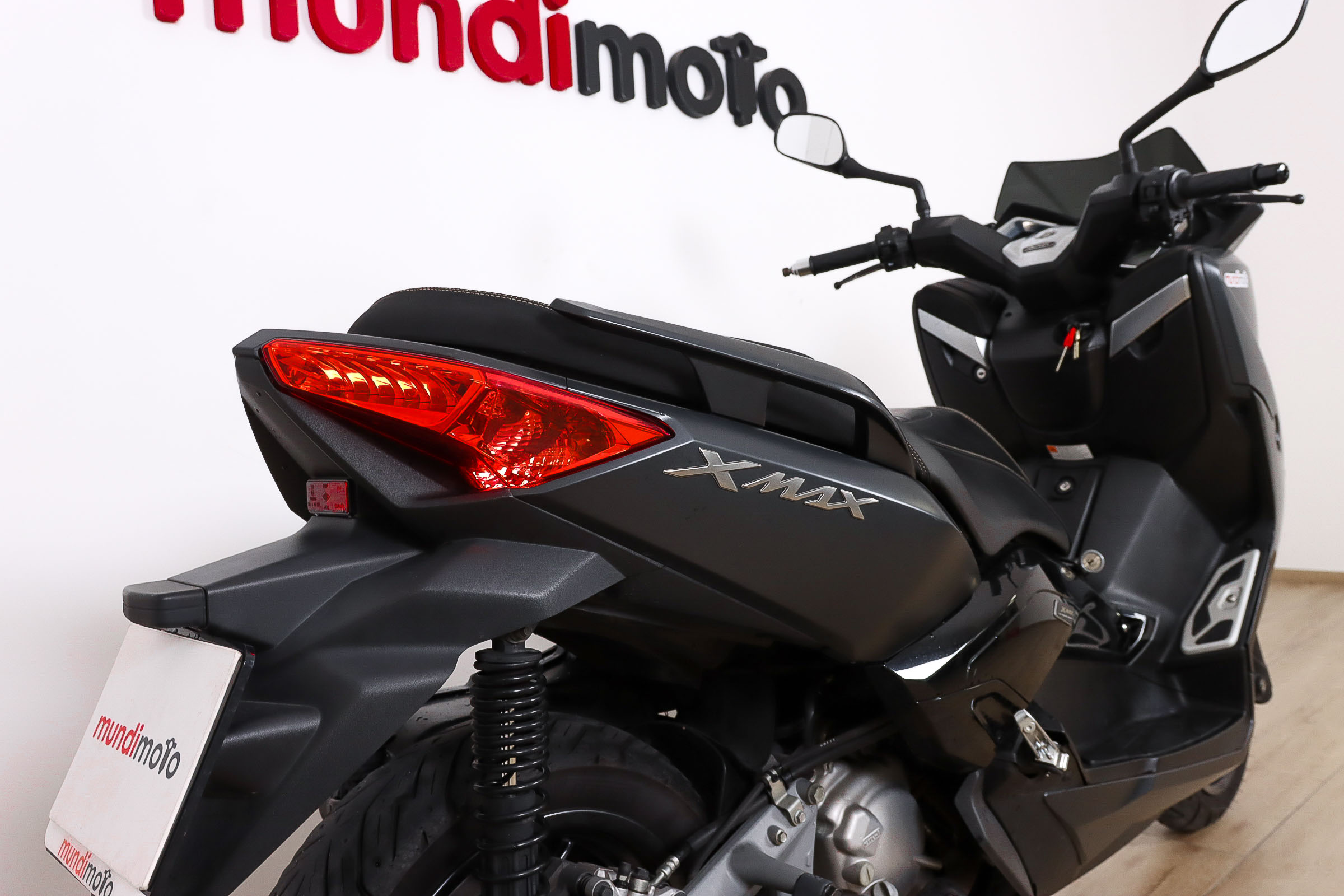 YAMAHA X-MAX 250 MomodesingYAMAHA4 YAMAHA X-MAX 250 MomodesingYAMAHA4