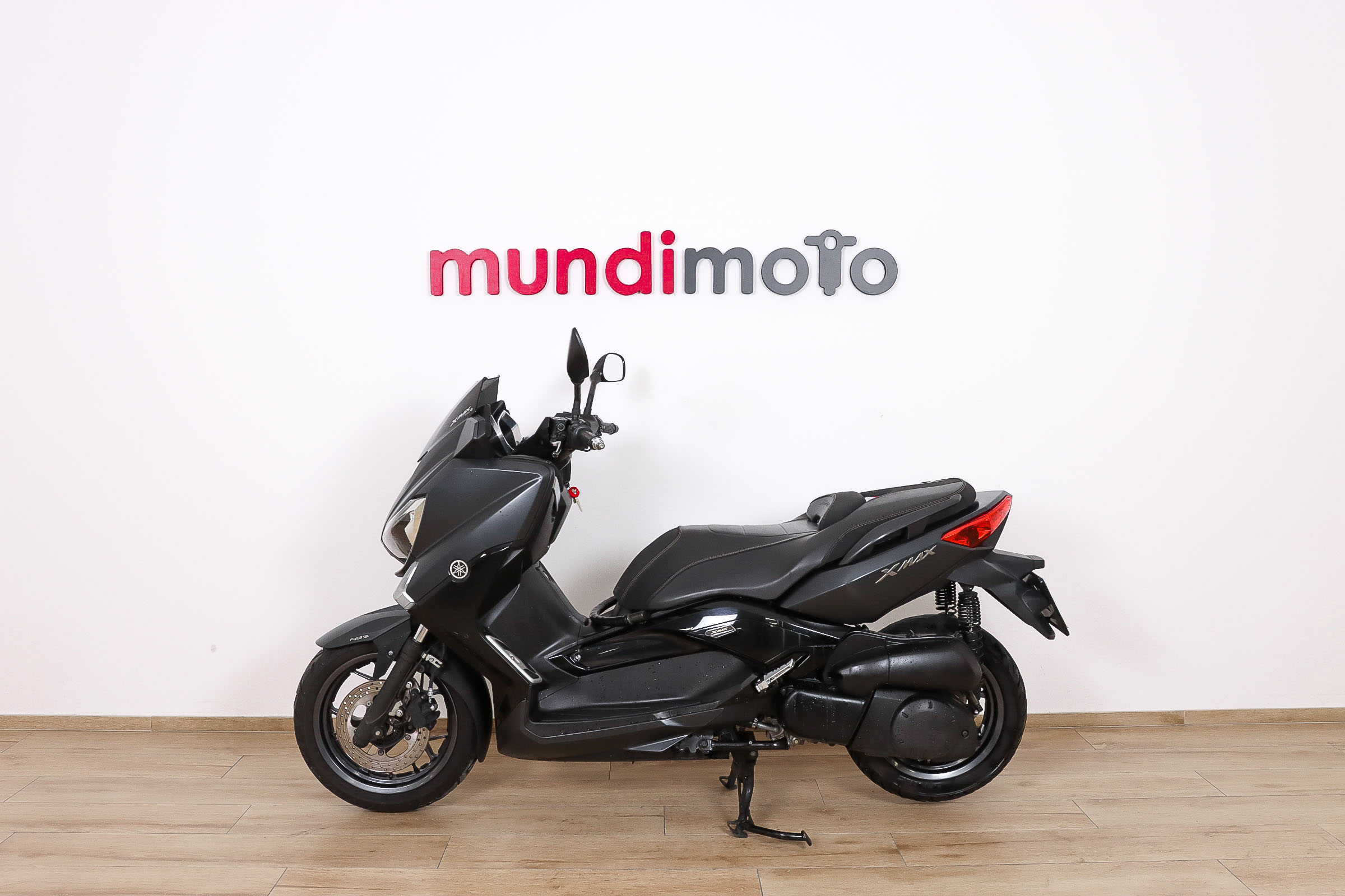 YAMAHA X-MAX 250 MomodesingYAMAHA5 YAMAHA X-MAX 250 MomodesingYAMAHA5