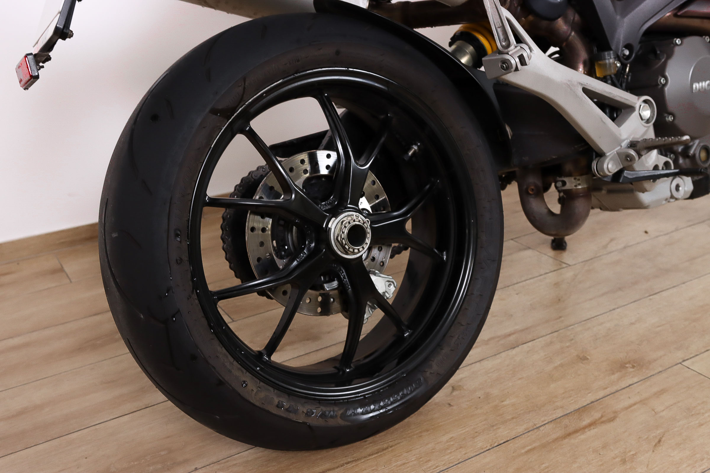 DUCATI MONSTER 796DUCATI5 DUCATI MONSTER 796DUCATI5