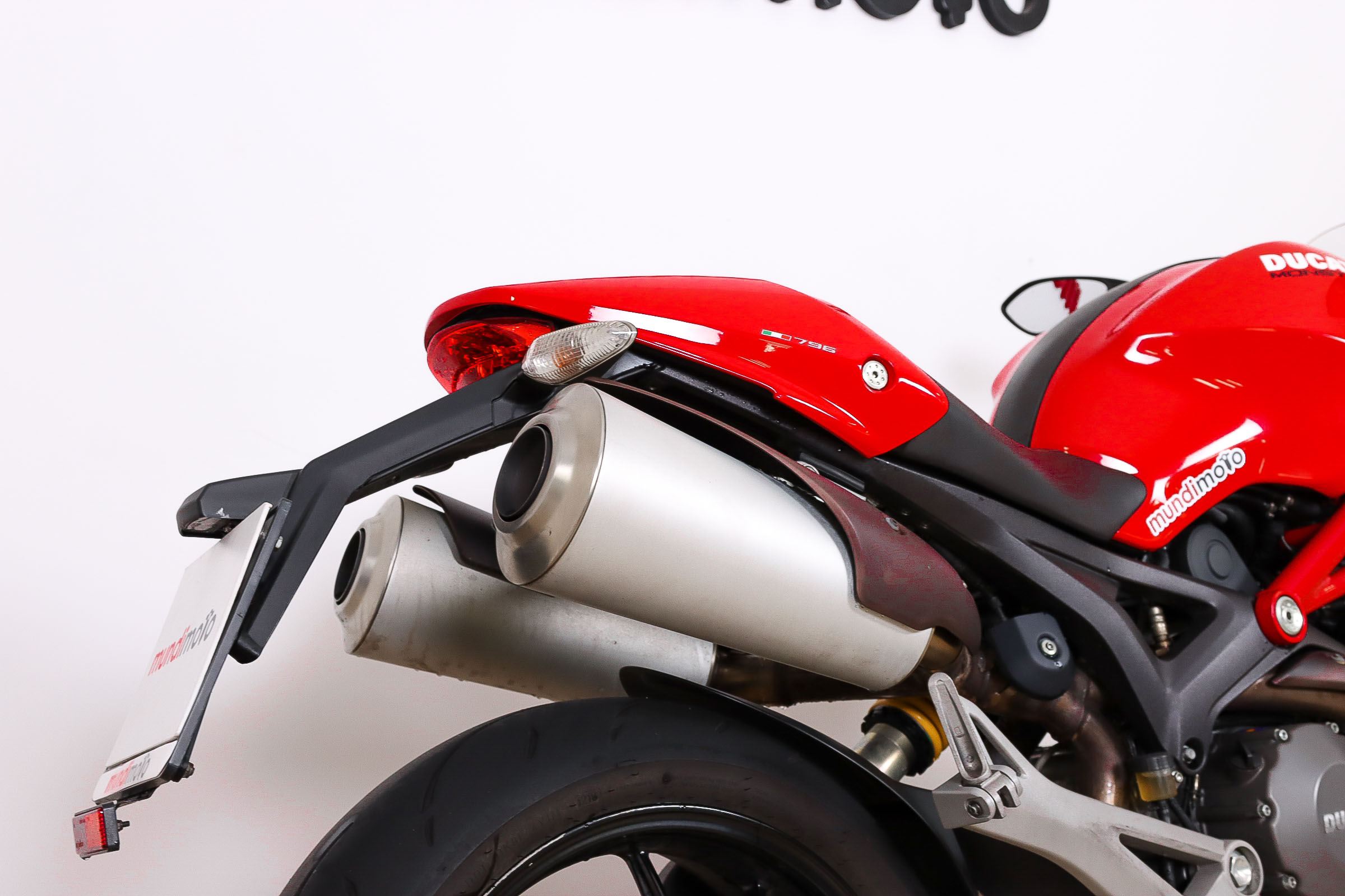 DUCATI MONSTER 796DUCATI6 DUCATI MONSTER 796DUCATI6