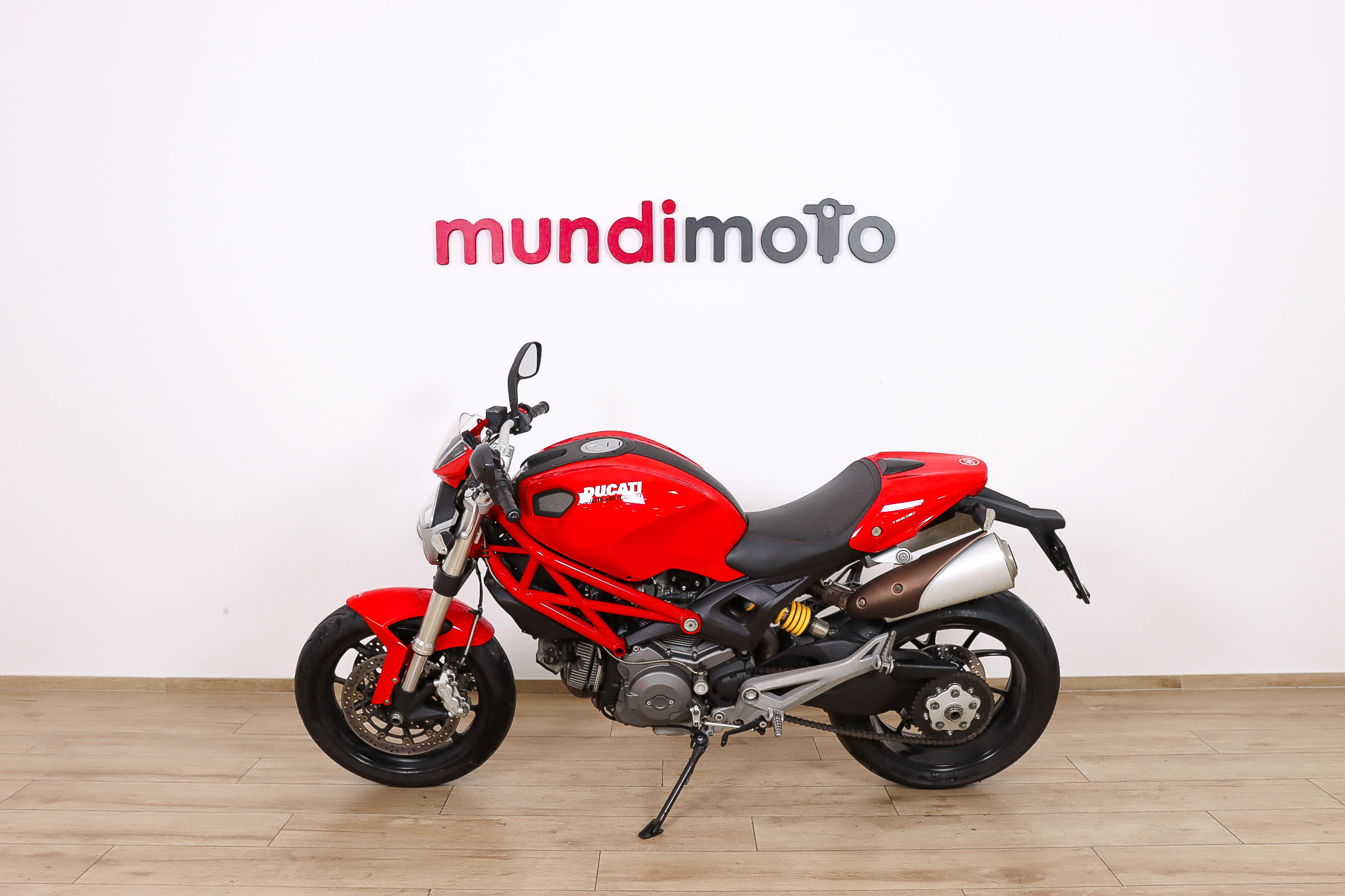 DUCATI MONSTER 796DUCATI8 DUCATI MONSTER 796DUCATI8