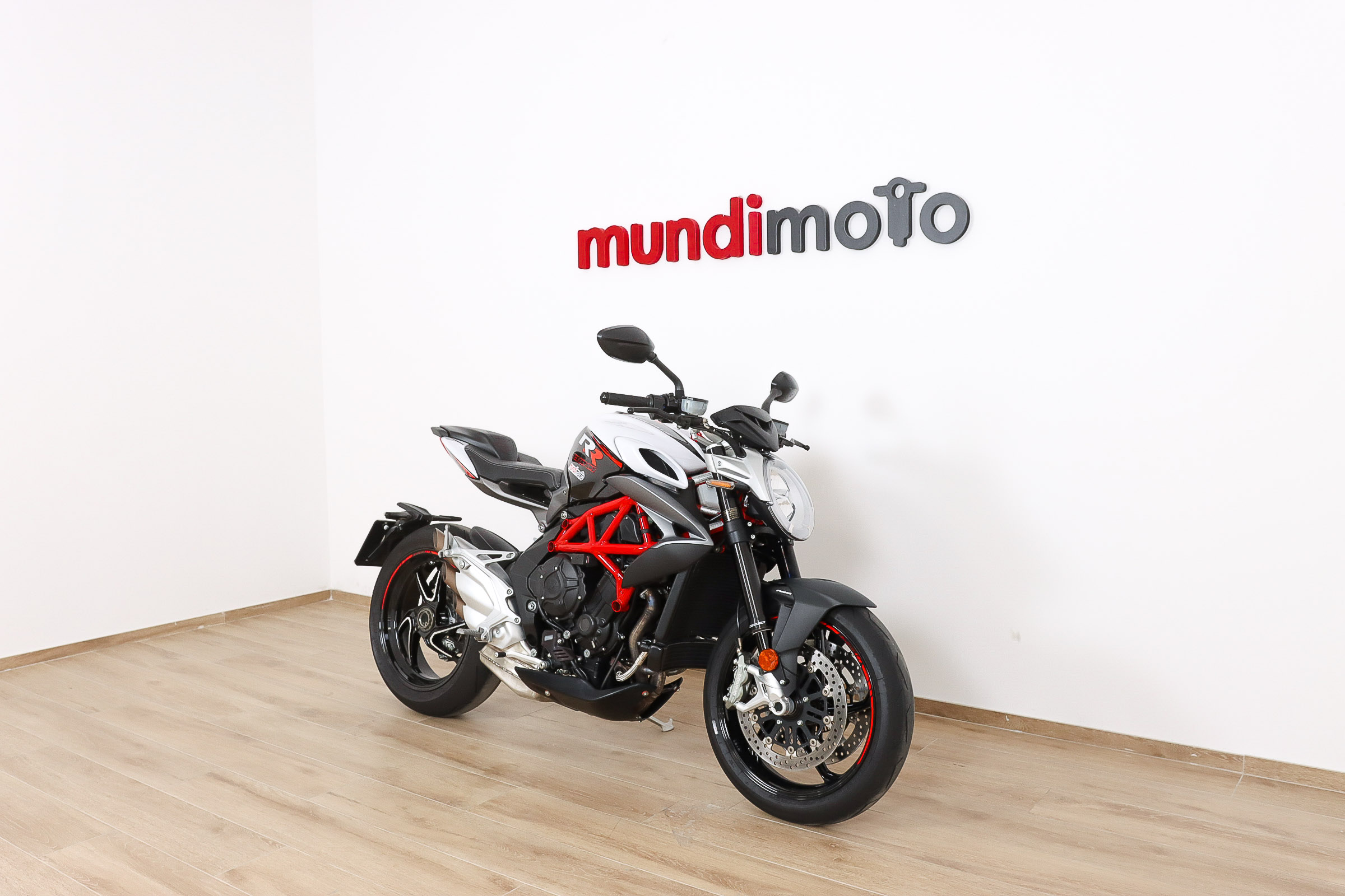 MV AGUSTA BRUTALE 800 RRMV AGUSTA1 MV AGUSTA BRUTALE 800 RRMV AGUSTA1