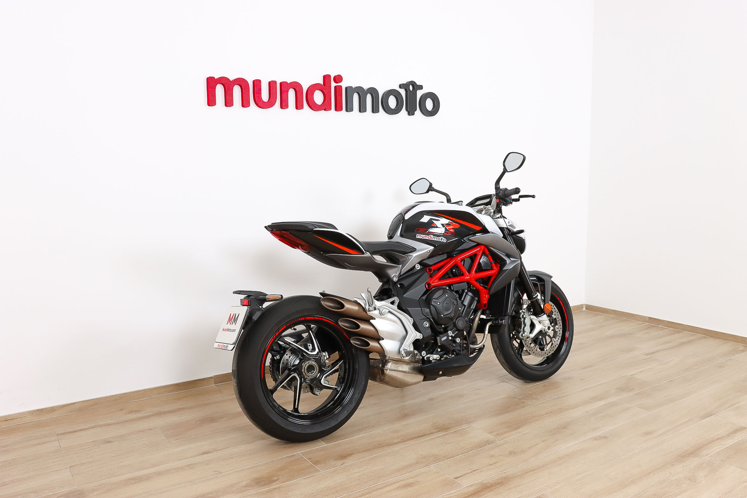 MV AGUSTA BRUTALE 800 RRMV AGUSTA2 MV AGUSTA BRUTALE 800 RRMV AGUSTA2