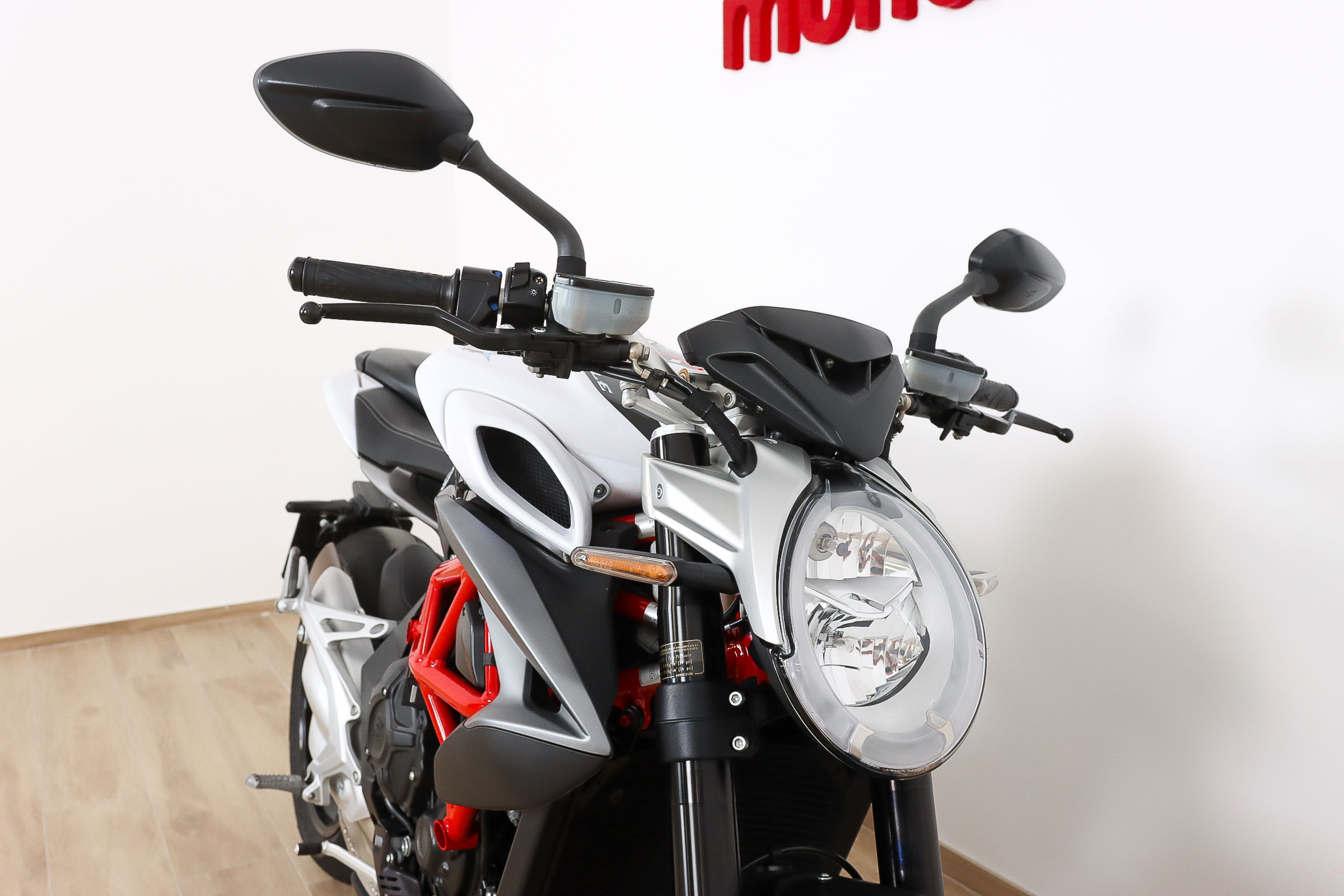 MV AGUSTA BRUTALE 800 RRMV AGUSTA3 MV AGUSTA BRUTALE 800 RRMV AGUSTA3