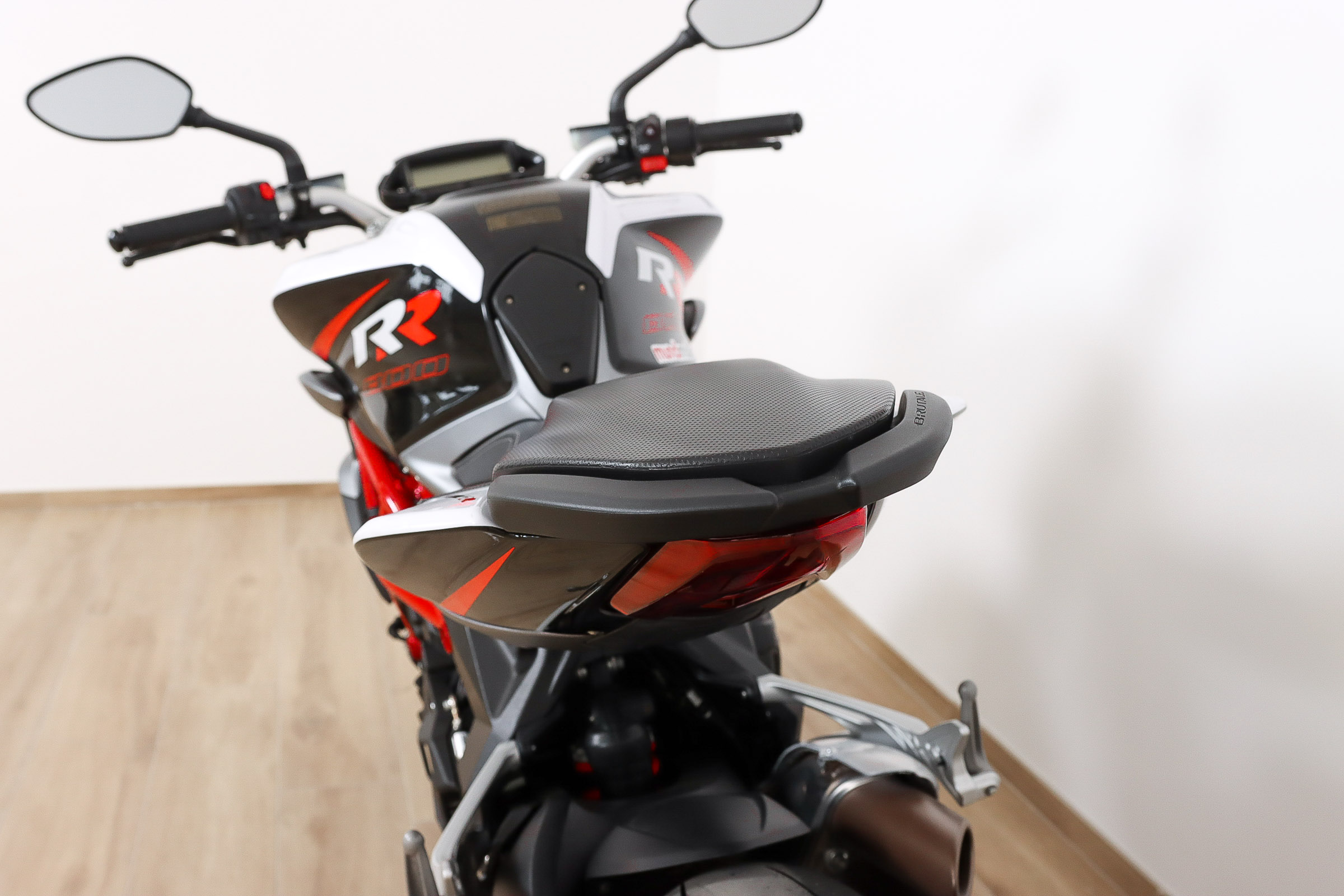 MV AGUSTA BRUTALE 800 RRMV AGUSTA9 MV AGUSTA BRUTALE 800 RRMV AGUSTA9