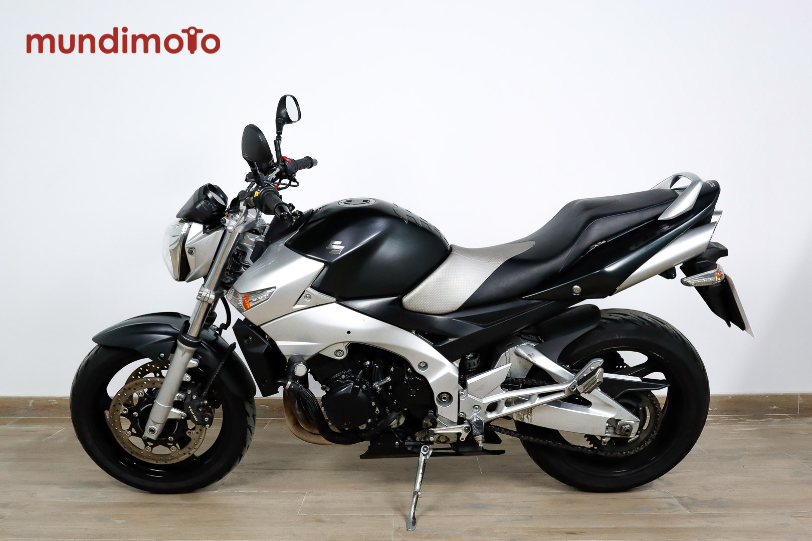 SUZUKI GSR 600SUZUKI9 SUZUKI GSR 600SUZUKI9