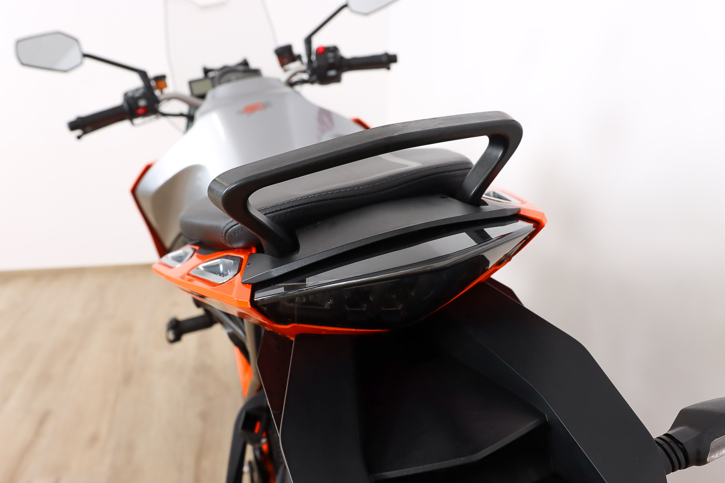 KTM 1290 Super Duke GT promoKTM10 KTM 1290 Super Duke GT promoKTM10