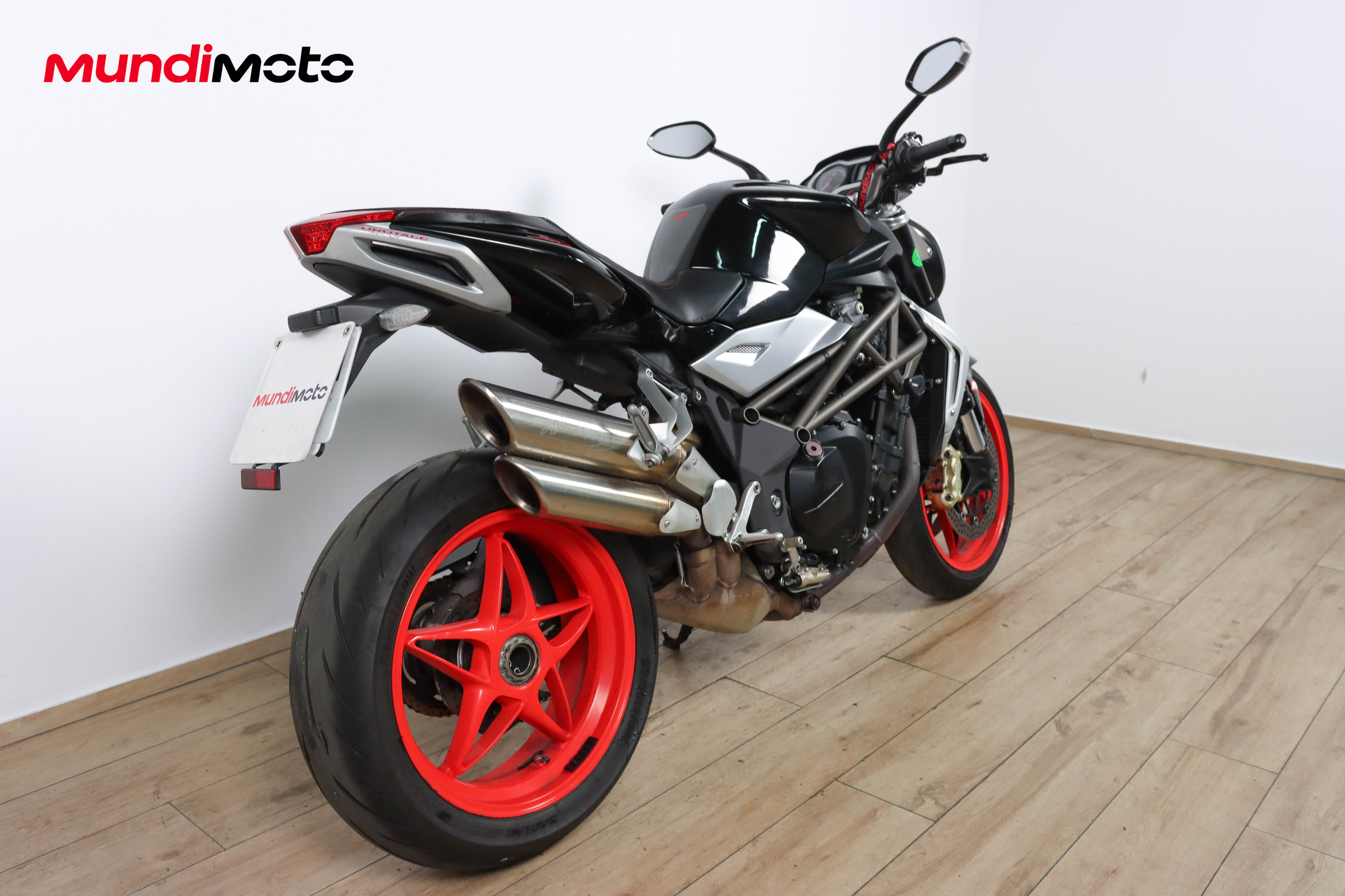 MV AGUSTA BRUTALE 990 R promoMV AGUSTA2 MV AGUSTA BRUTALE 990 R promoMV AGUSTA2