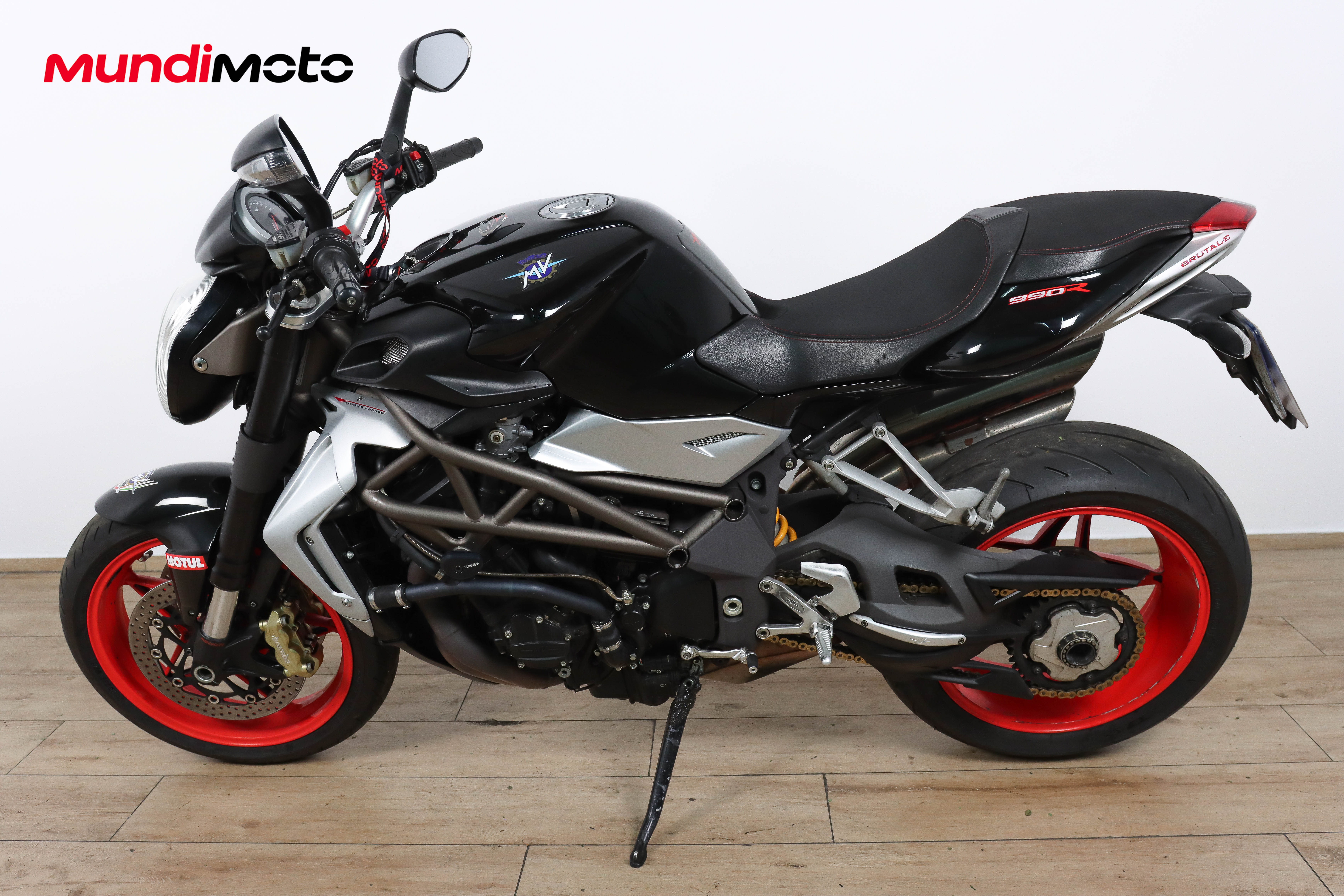 MV AGUSTA BRUTALE 990 R promoMV AGUSTA4 MV AGUSTA BRUTALE 990 R promoMV AGUSTA4