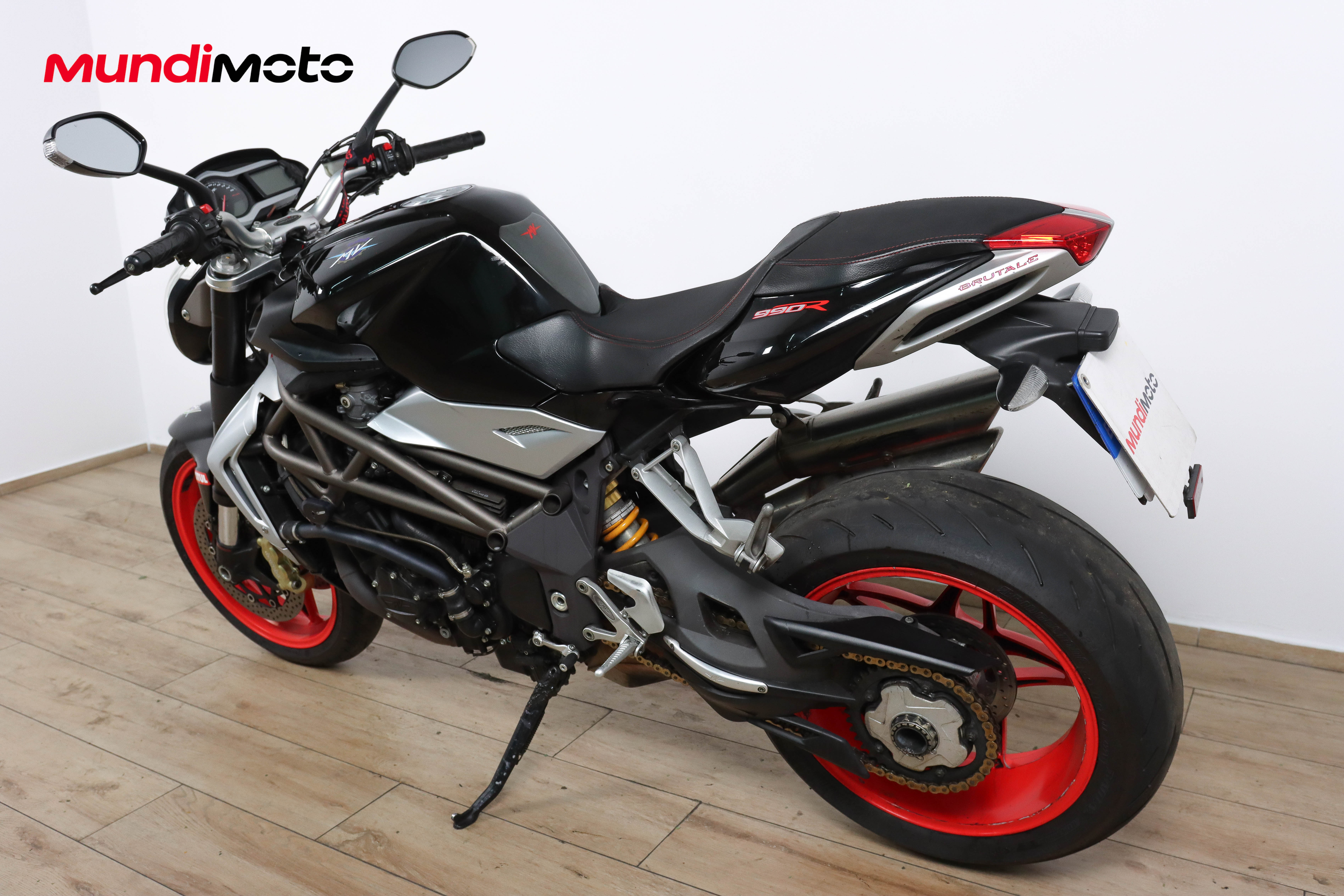 MV AGUSTA BRUTALE 990 R promoMV AGUSTA6 MV AGUSTA BRUTALE 990 R promoMV AGUSTA6