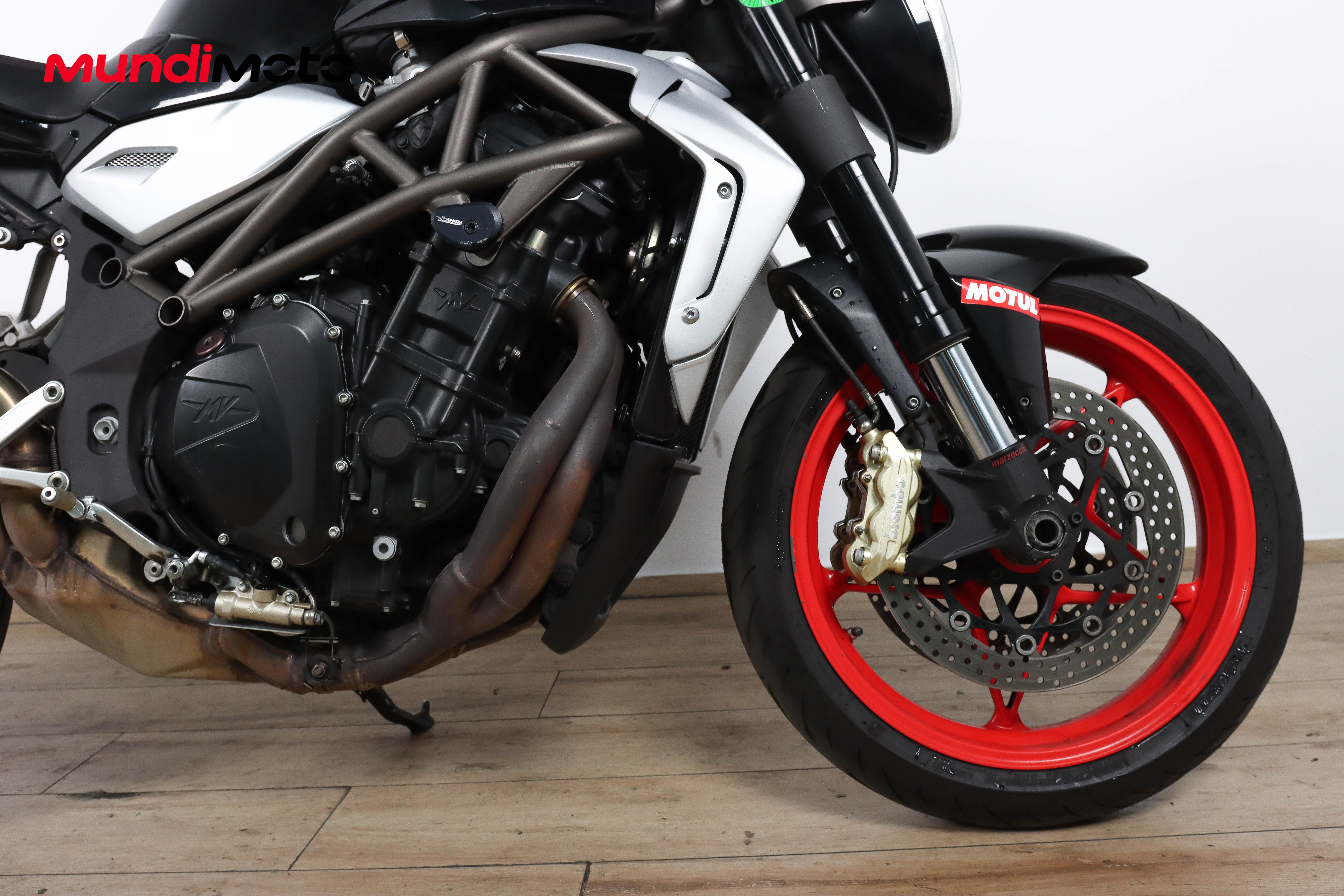 MV AGUSTA BRUTALE 990 R promoMV AGUSTA11 MV AGUSTA BRUTALE 990 R promoMV AGUSTA11
