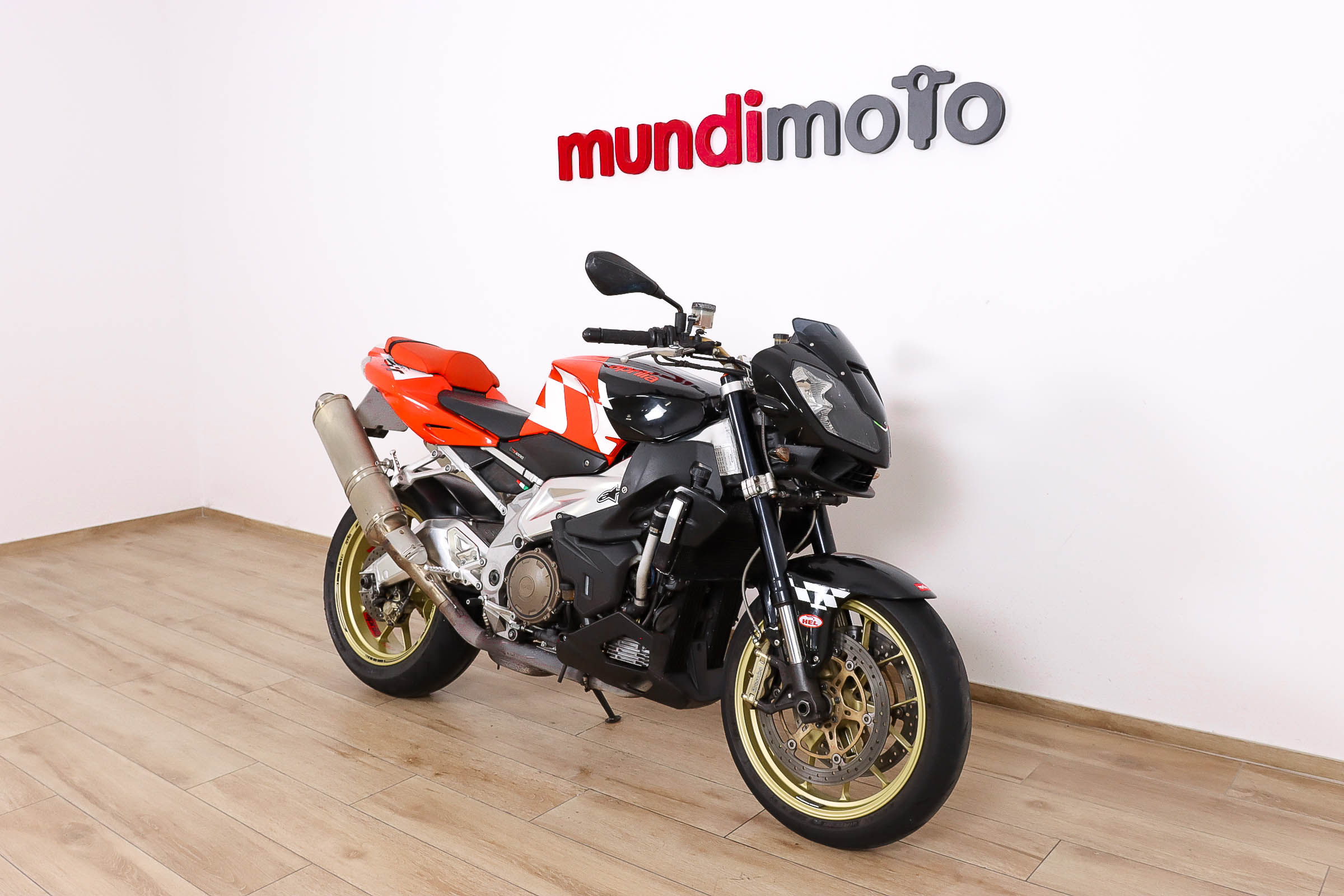 APRILIA Tuono 1000 RAPRILIA2 APRILIA Tuono 1000 RAPRILIA2