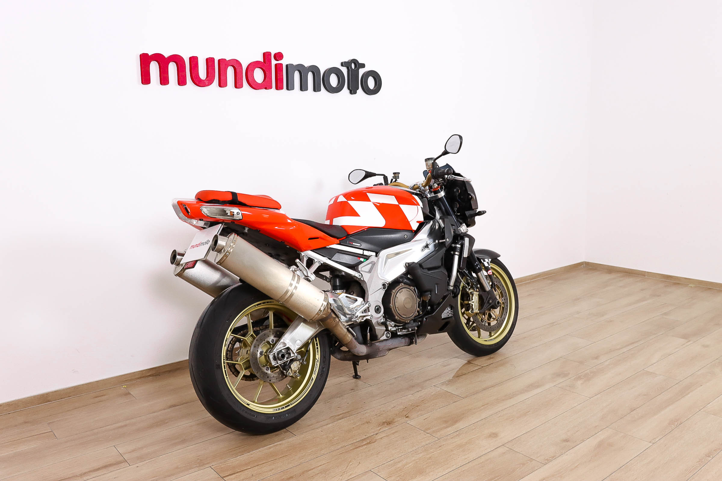 APRILIA Tuono 1000 RAPRILIA3 APRILIA Tuono 1000 RAPRILIA3