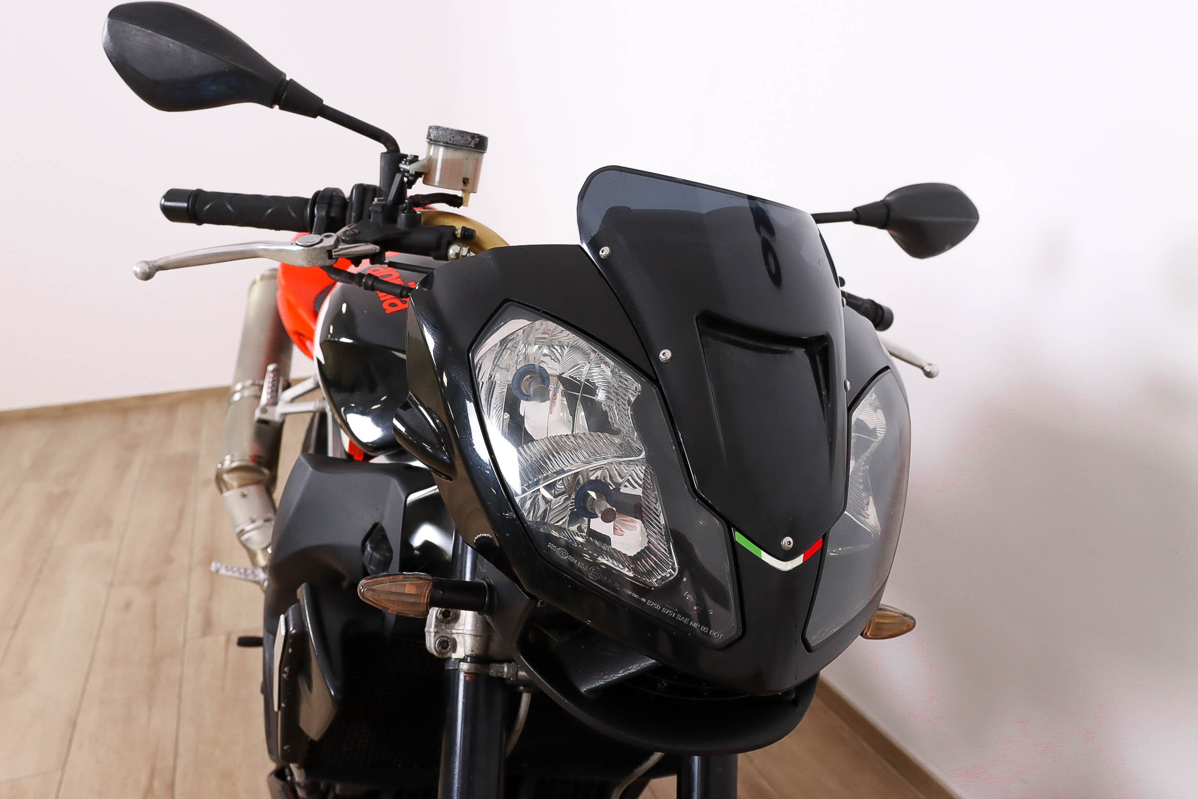 APRILIA Tuono 1000 RAPRILIA4 APRILIA Tuono 1000 RAPRILIA4