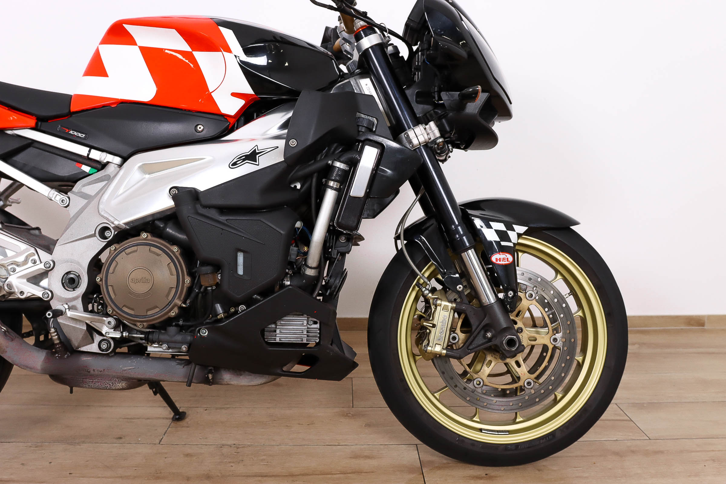 APRILIA Tuono 1000 RAPRILIA5 APRILIA Tuono 1000 RAPRILIA5