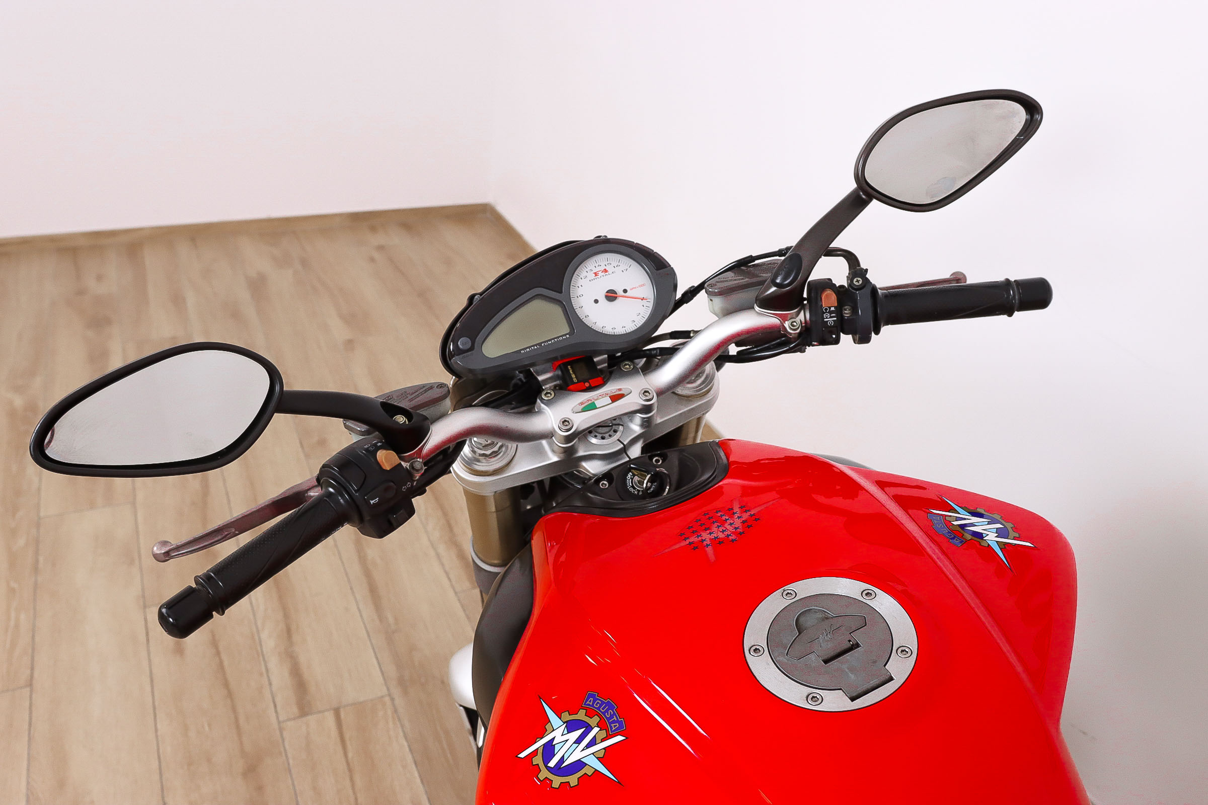 MV AGUSTA F4 S promoMV AGUSTA11 MV AGUSTA F4 S promoMV AGUSTA11