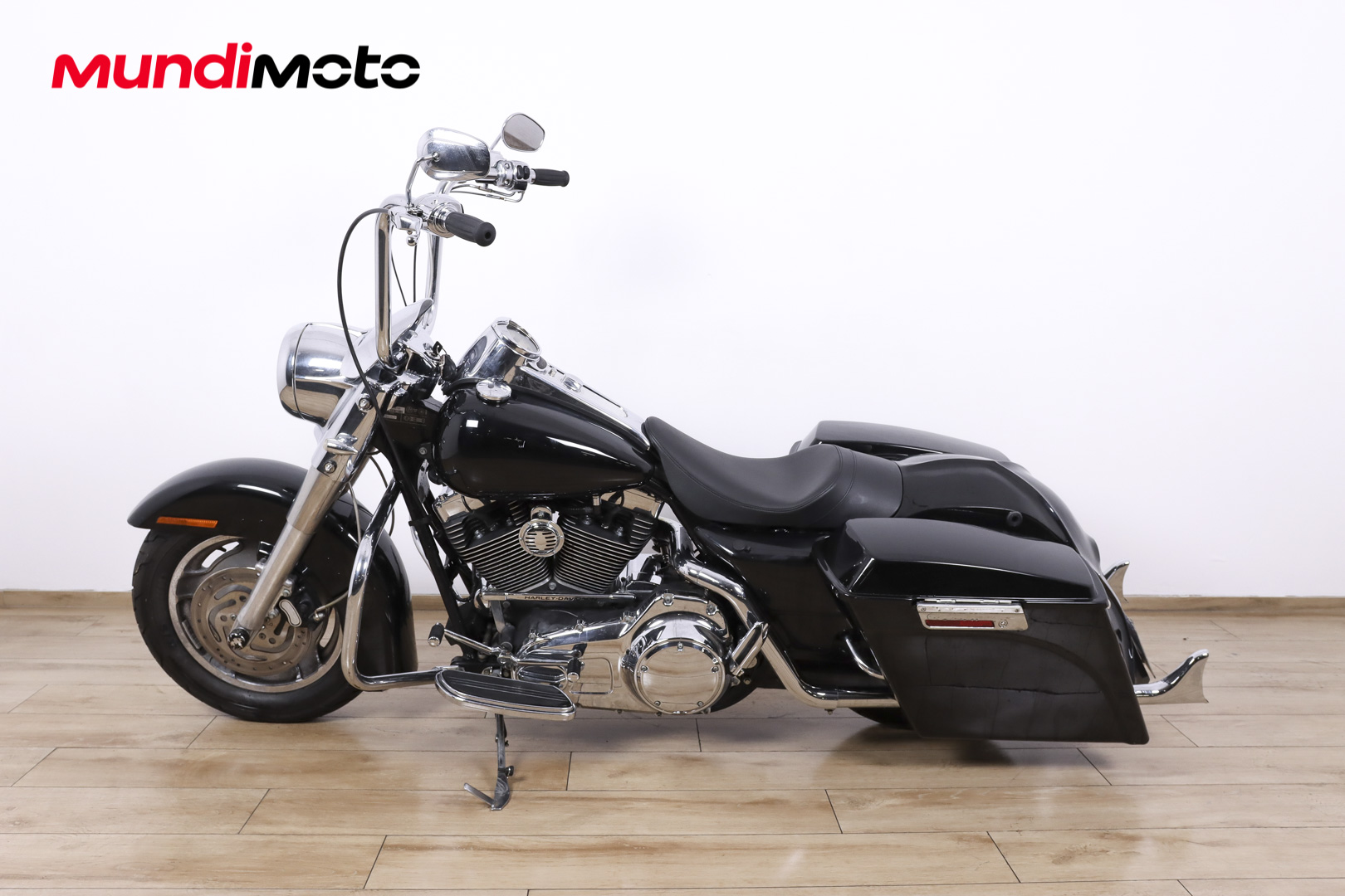 HARLEY DAVIDSON Touring Road KingHARLEY DAVIDSON6 HARLEY DAVIDSON Touring Road KingHARLEY DAVIDSON6