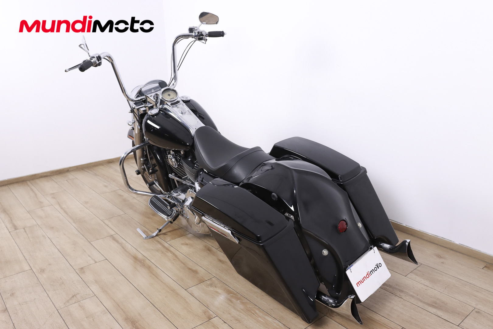 HARLEY DAVIDSON Touring Road KingHARLEY DAVIDSON8 HARLEY DAVIDSON Touring Road KingHARLEY DAVIDSON8