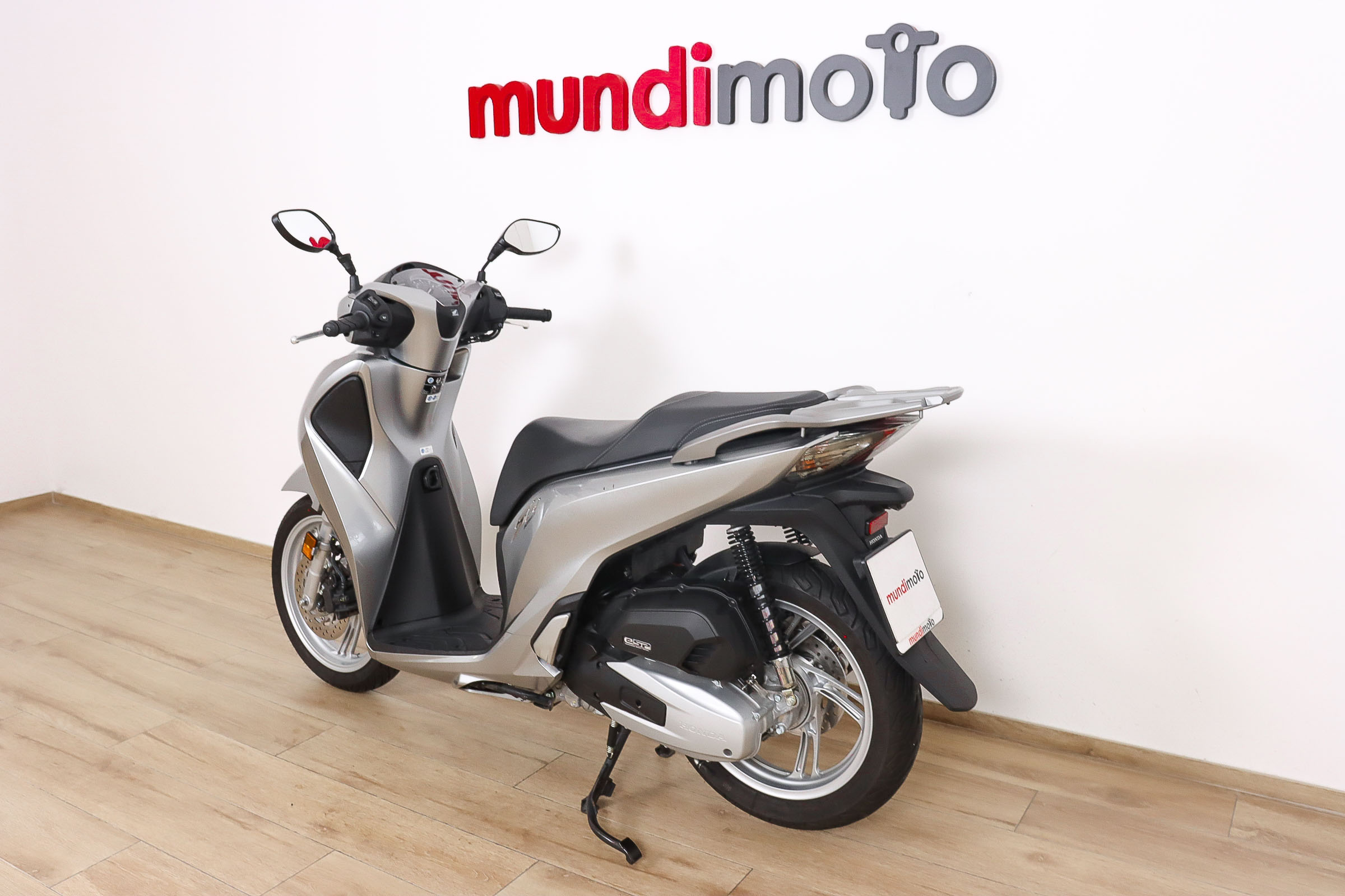 HONDA SH125iHONDA8 HONDA SH125iHONDA8