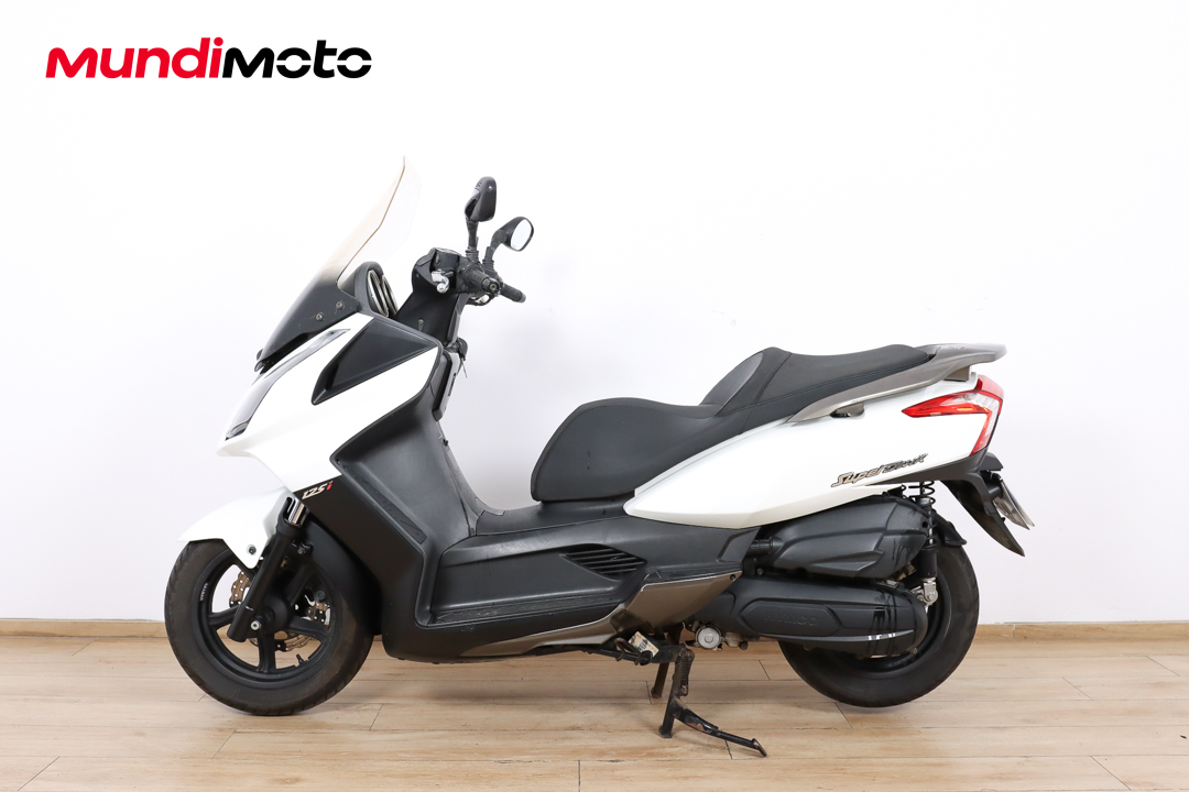 KYMCO Super Dink 125iKYMCO5 KYMCO Super Dink 125iKYMCO5