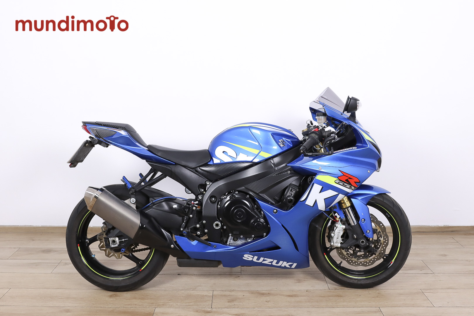 SUZUKI GSX R750SUZUKI0 SUZUKI GSX R750SUZUKI0