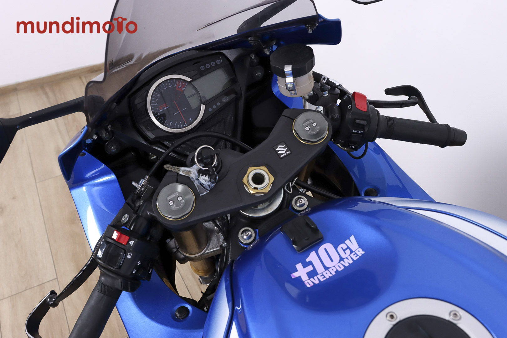SUZUKI GSX R750SUZUKI9 SUZUKI GSX R750SUZUKI9