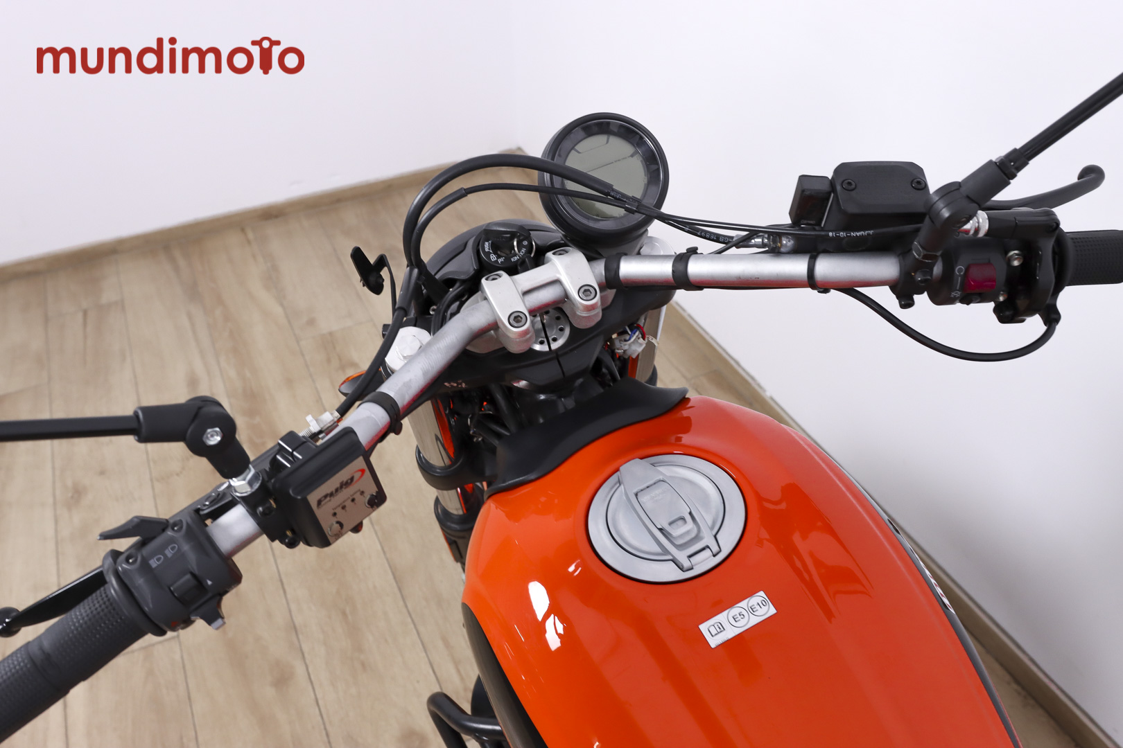 DUCATI Scrambler Sixty2DUCATI10 DUCATI Scrambler Sixty2DUCATI10