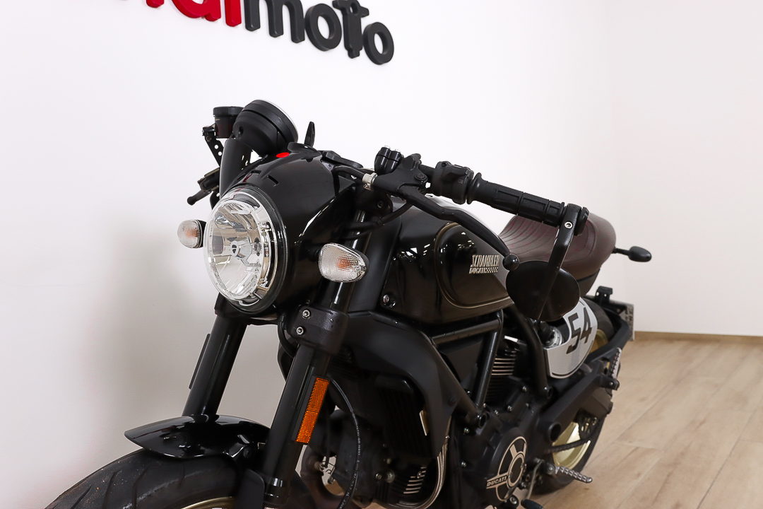 DUCATI Scrambler Café RacerDUCATI11 DUCATI Scrambler Café RacerDUCATI11