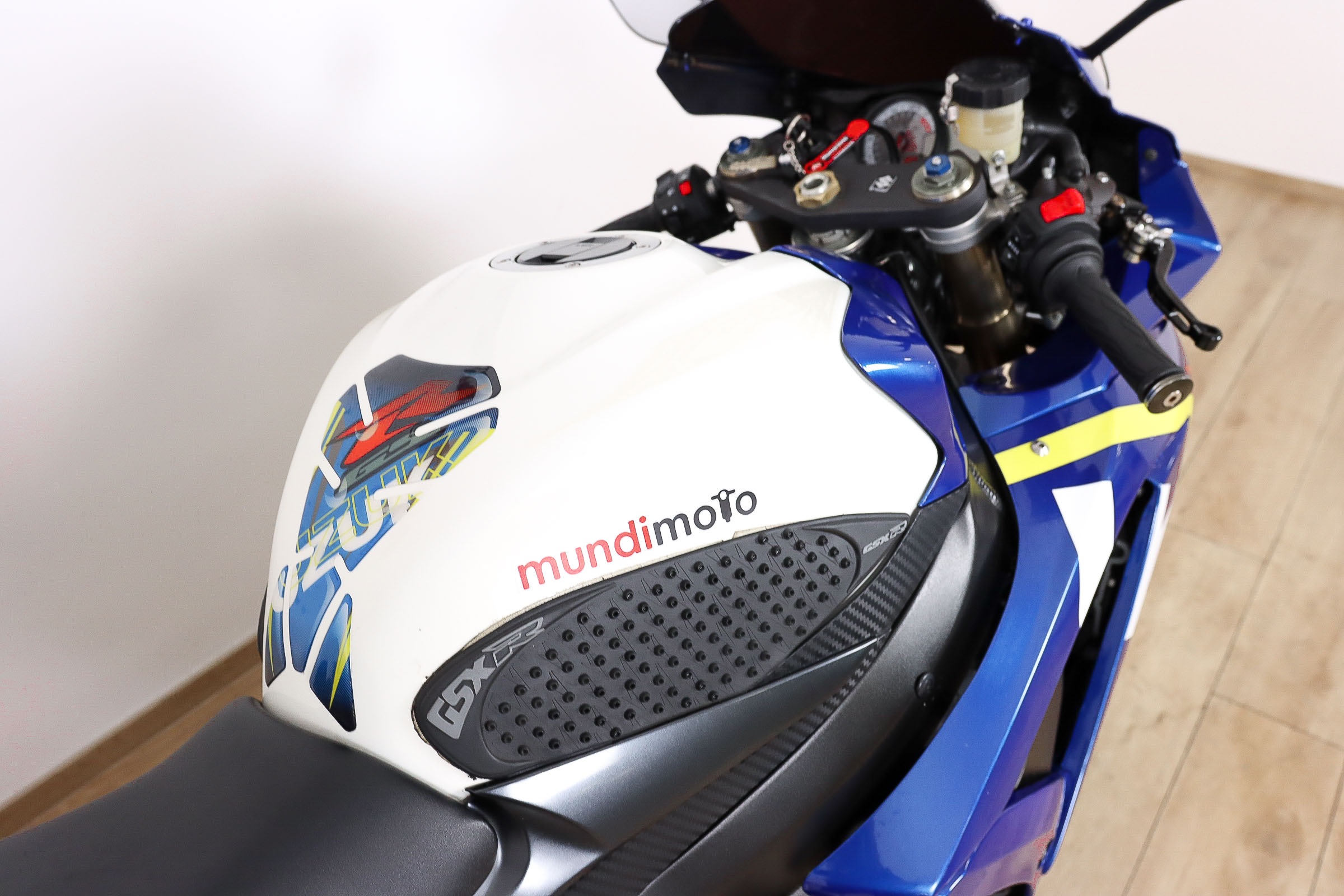 SUZUKI GSX R600SUZUKI6 SUZUKI GSX R600SUZUKI6