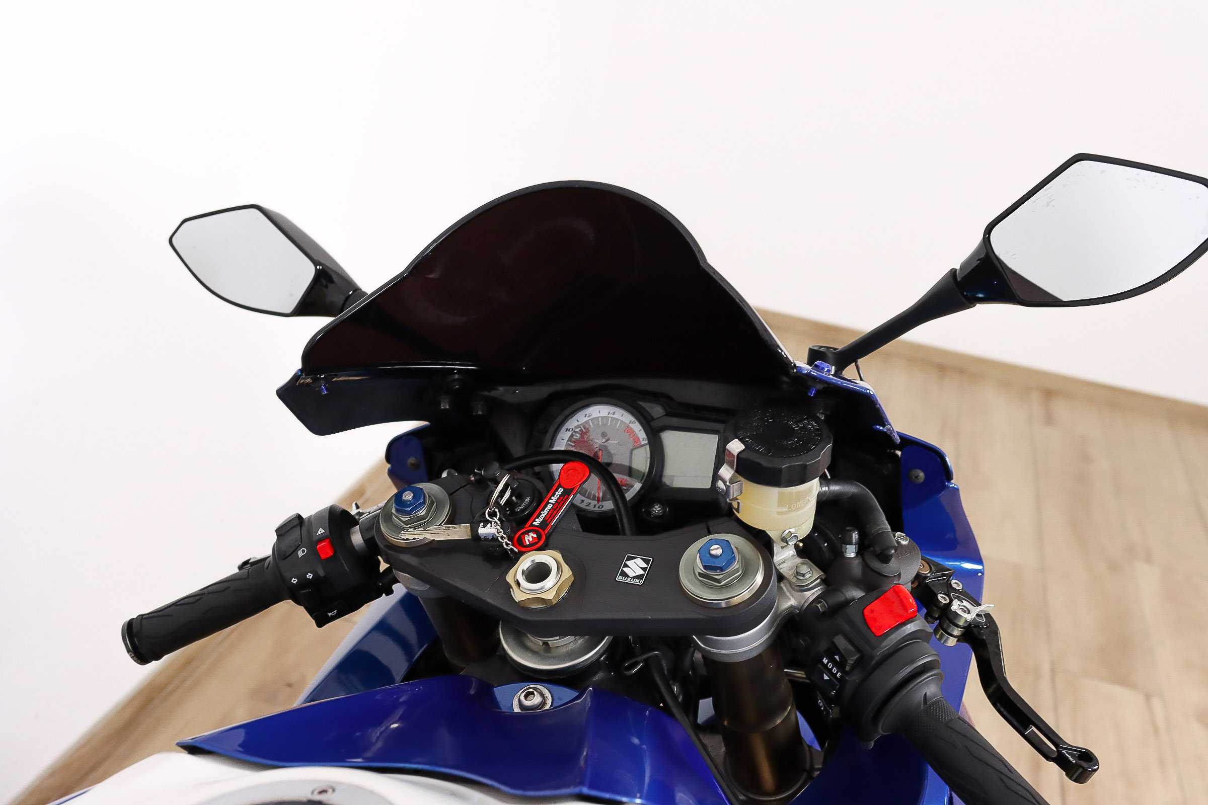 SUZUKI GSX R600SUZUKI7 SUZUKI GSX R600SUZUKI7