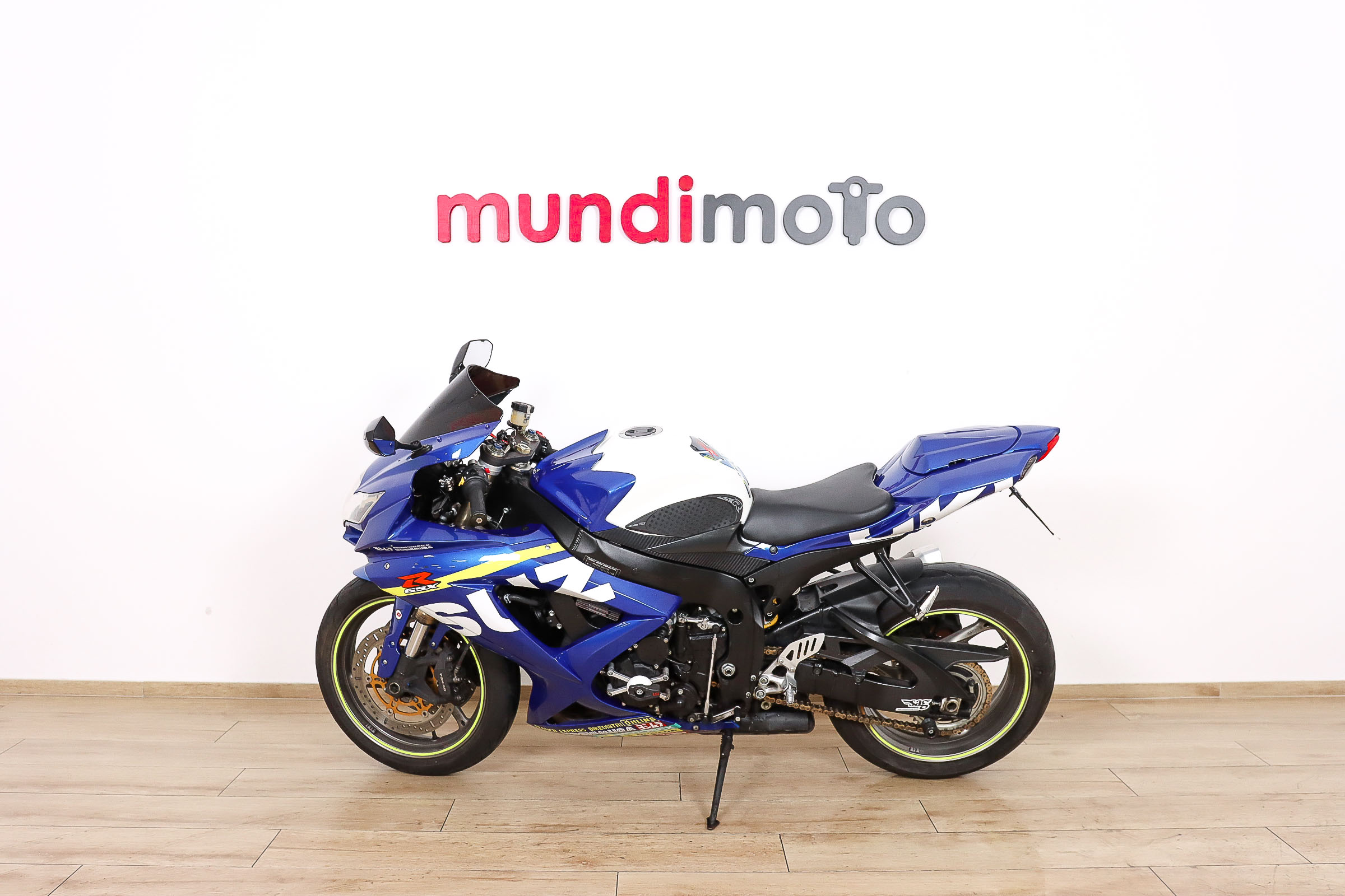 SUZUKI GSX R600SUZUKI8 SUZUKI GSX R600SUZUKI8