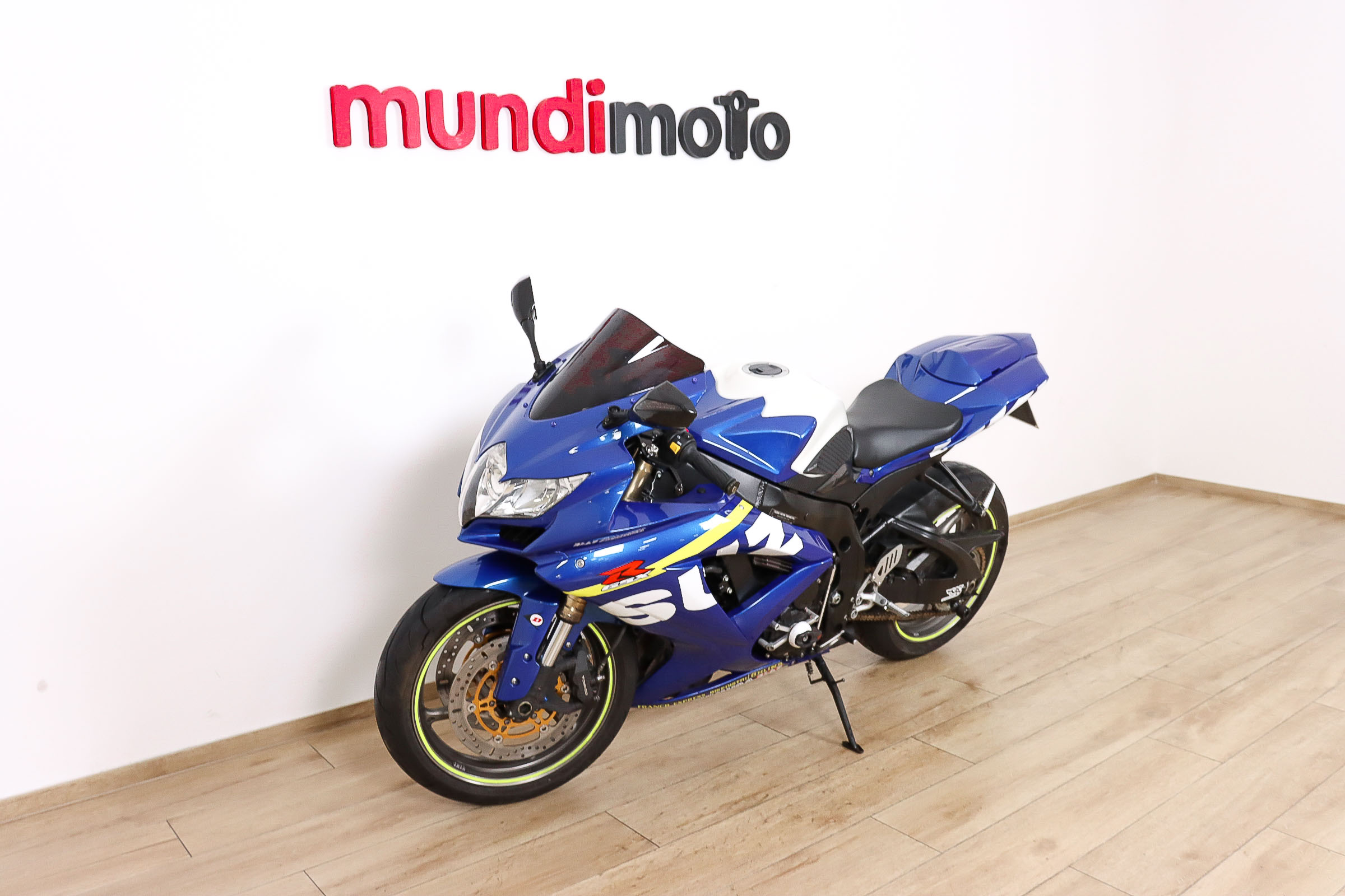 SUZUKI GSX R600SUZUKI9 SUZUKI GSX R600SUZUKI9