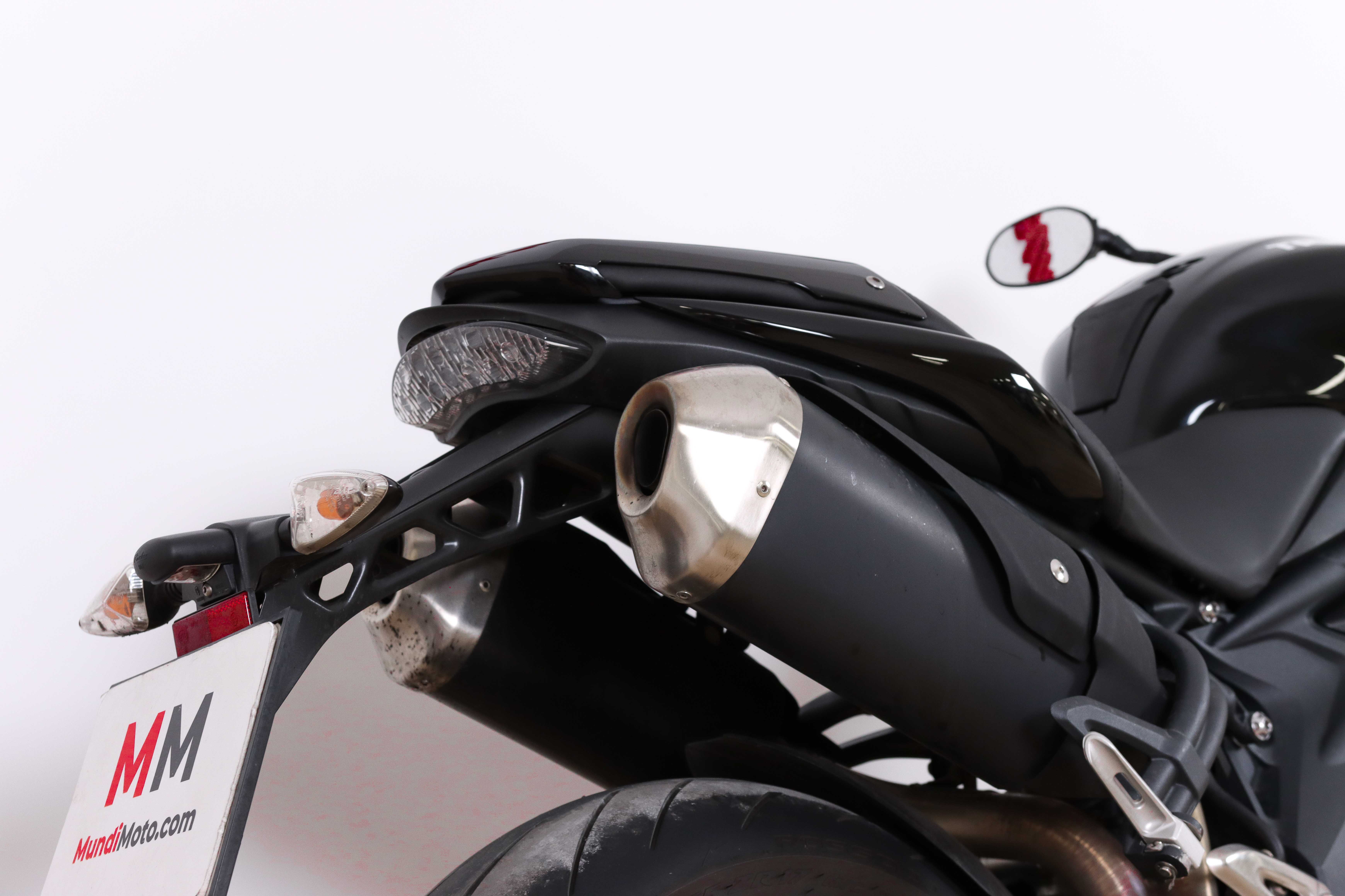 TRIUMPH SPEED Triple R promoTRIUMPH8 TRIUMPH SPEED Triple R promoTRIUMPH8